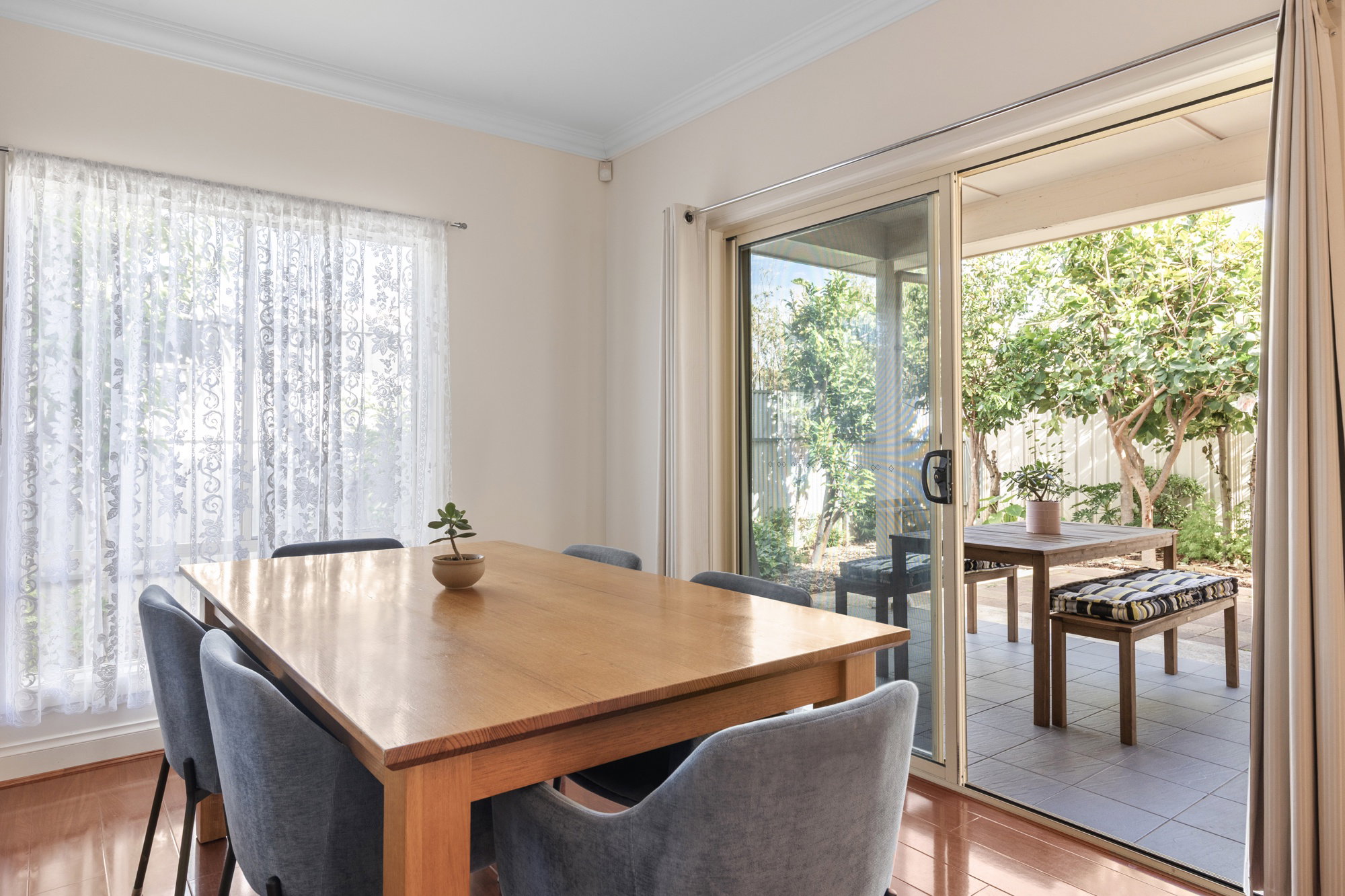 Furnished 4 Bedroom House in Seacombe Gardens