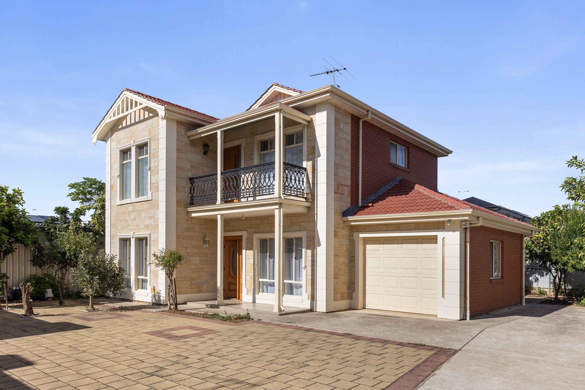 Furnished 4 Bedroom House in Seacombe Gardens