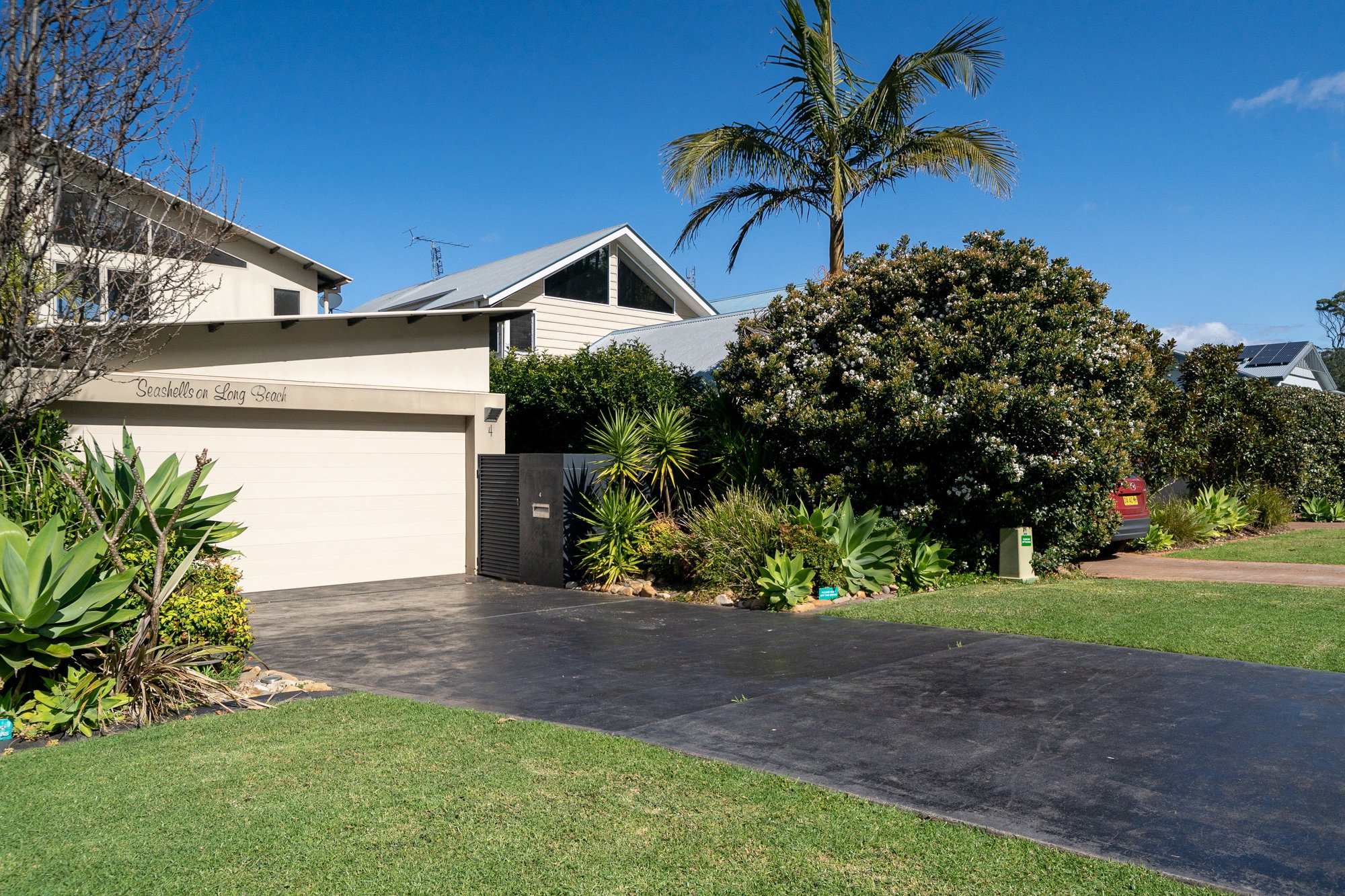 Furnished 3 Bedroom House in Long Beach
