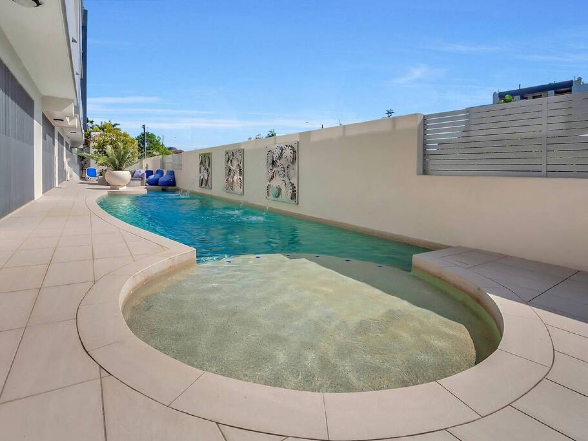Furnished 2 Bedroom Apartment in Cairns North