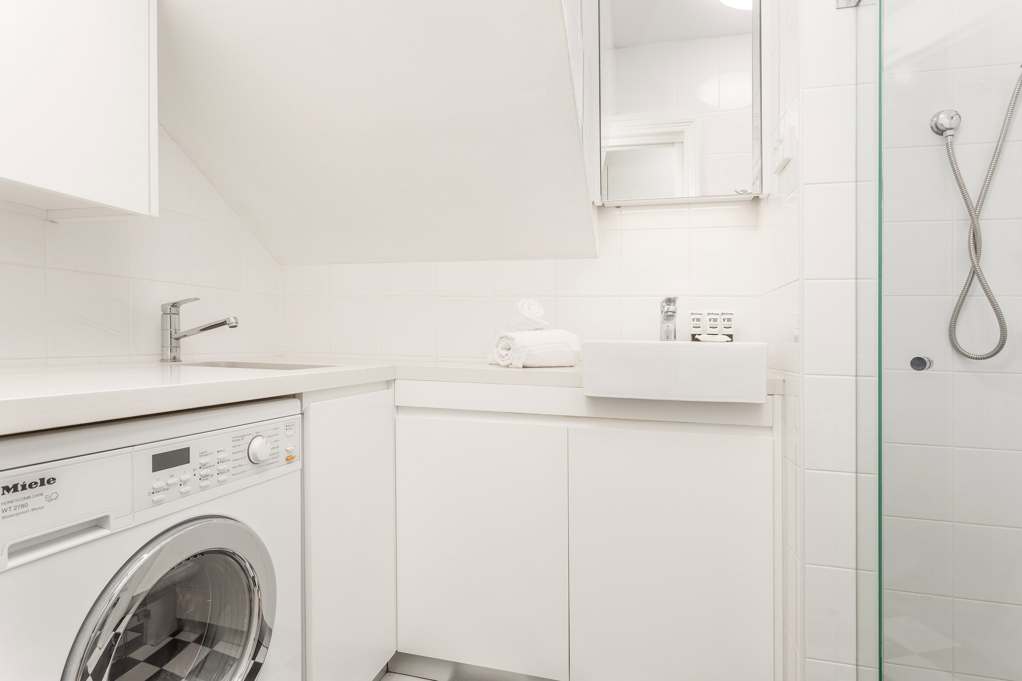 Furnished 1 Bedroom Apartment in Fairfield West