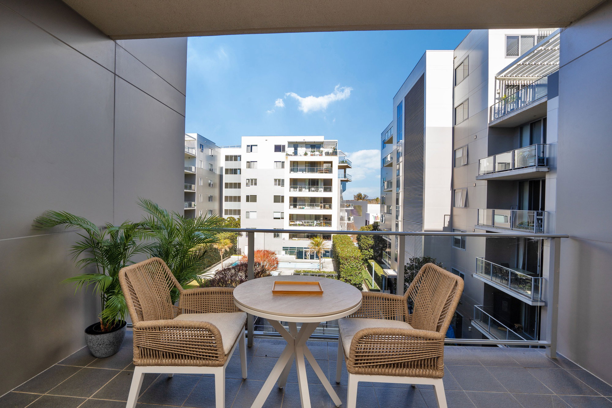 Furnished 1 Bedroom Apartment in Canberra
