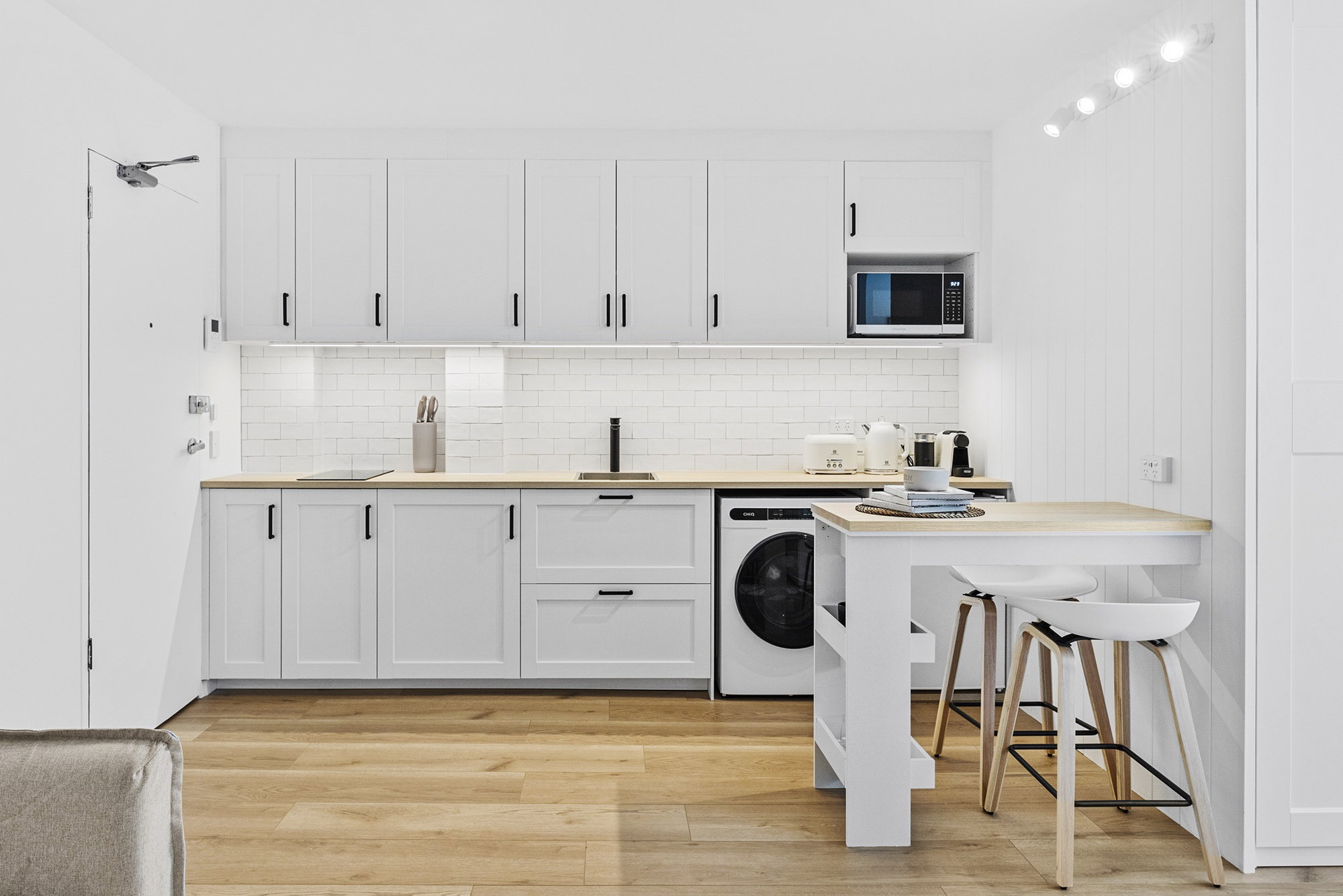 Furnished 1 Bedroom Apartment in Bondi Junction
