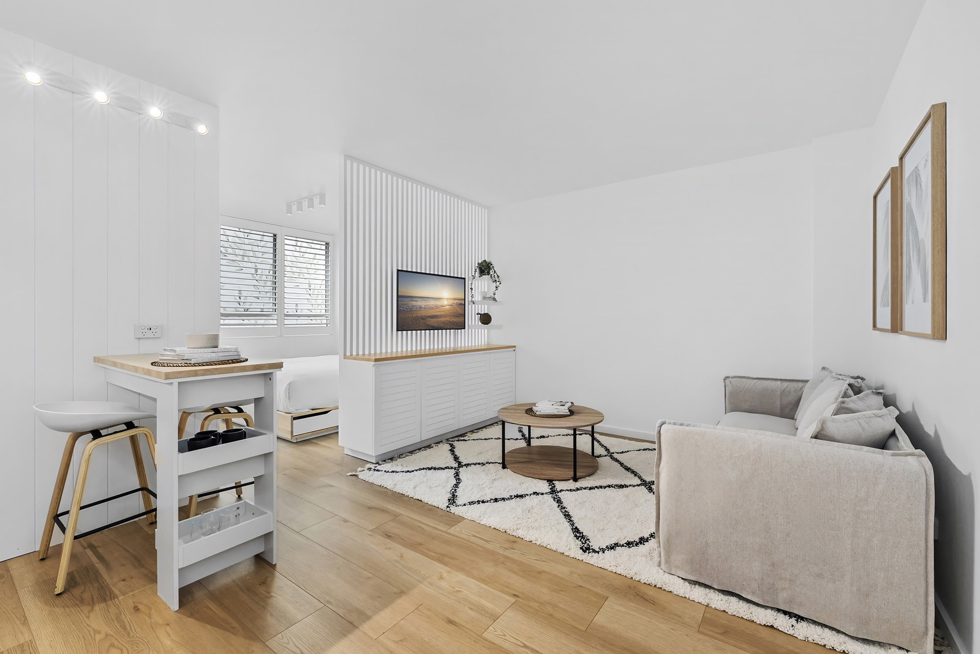 Furnished 1 Bedroom Apartment in Bondi Junction