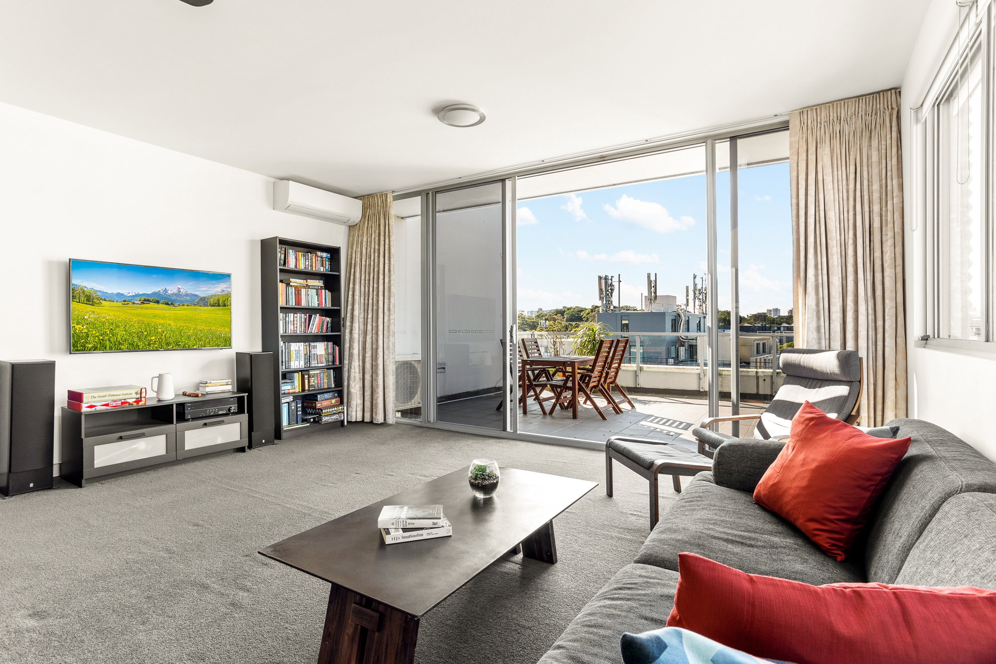 Furnished 2 Bedroom Apartment in Alexandria