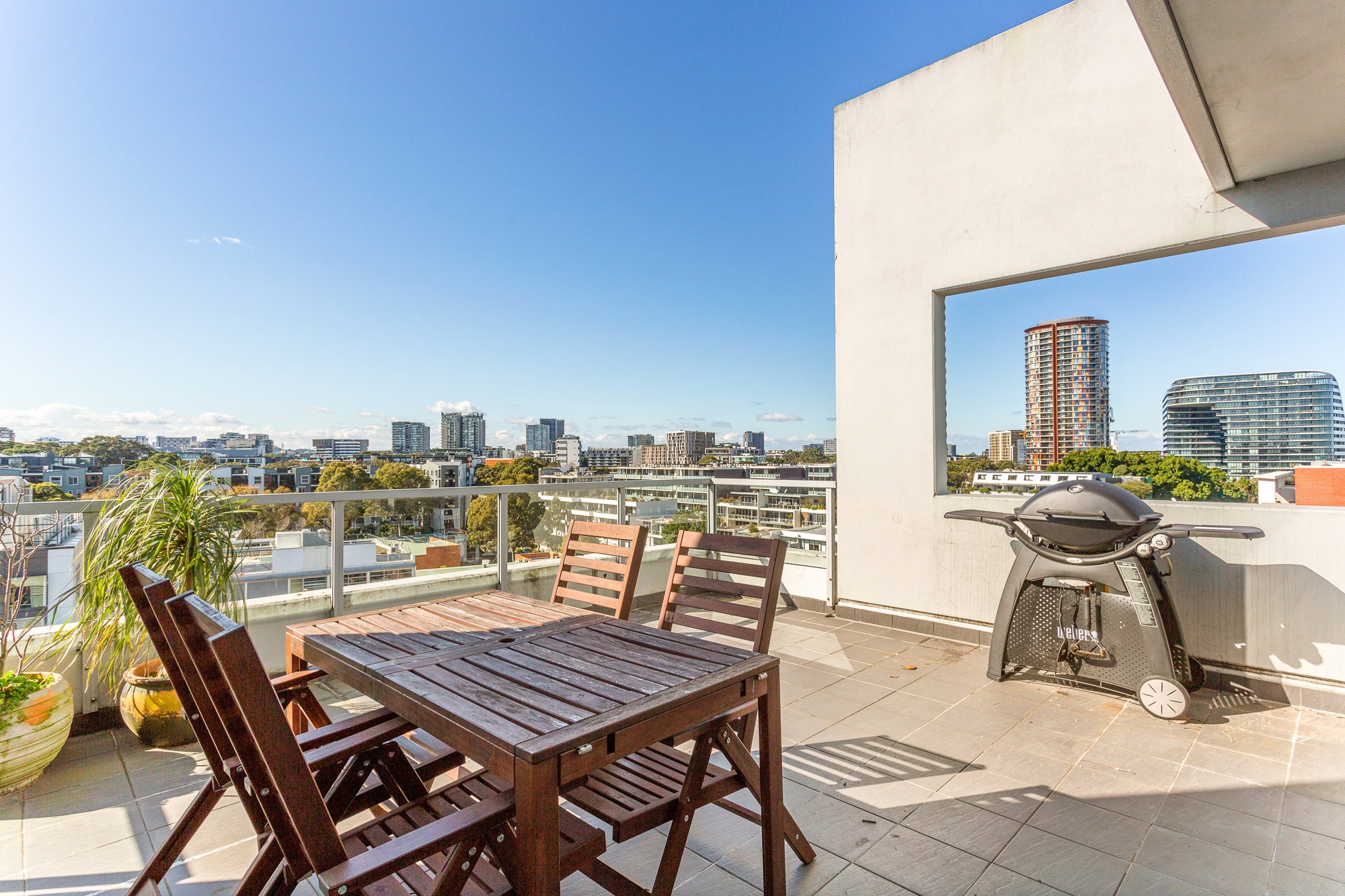 Furnished 2 Bedroom Apartment in Alexandria