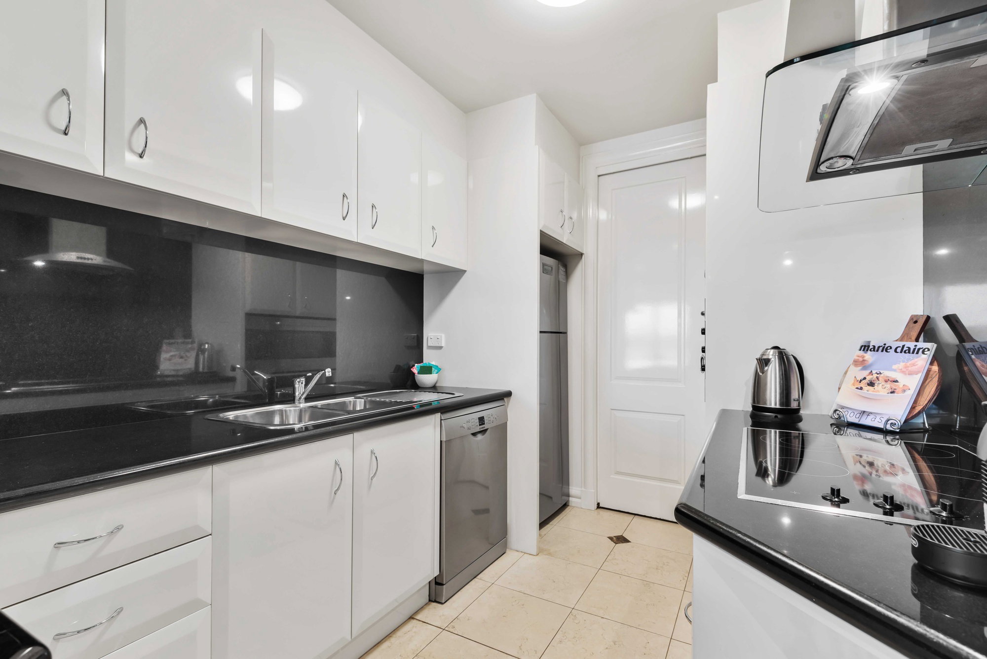 Furnished 3 Bedroom Apartment in East Melbourne