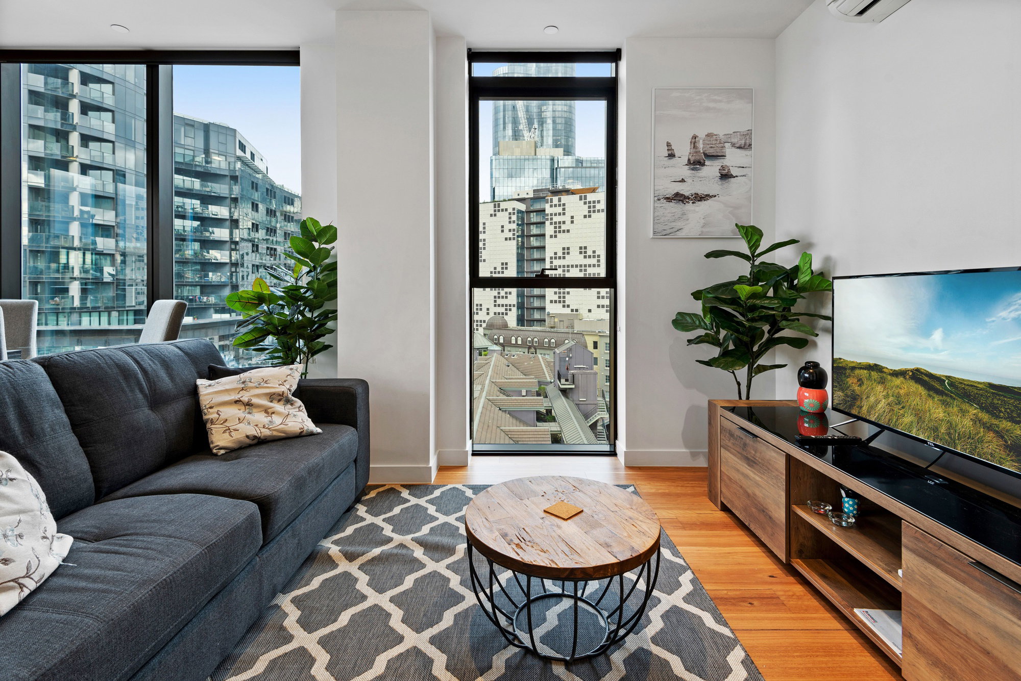 Furnished 1 Bedroom Apartment in South Yarra