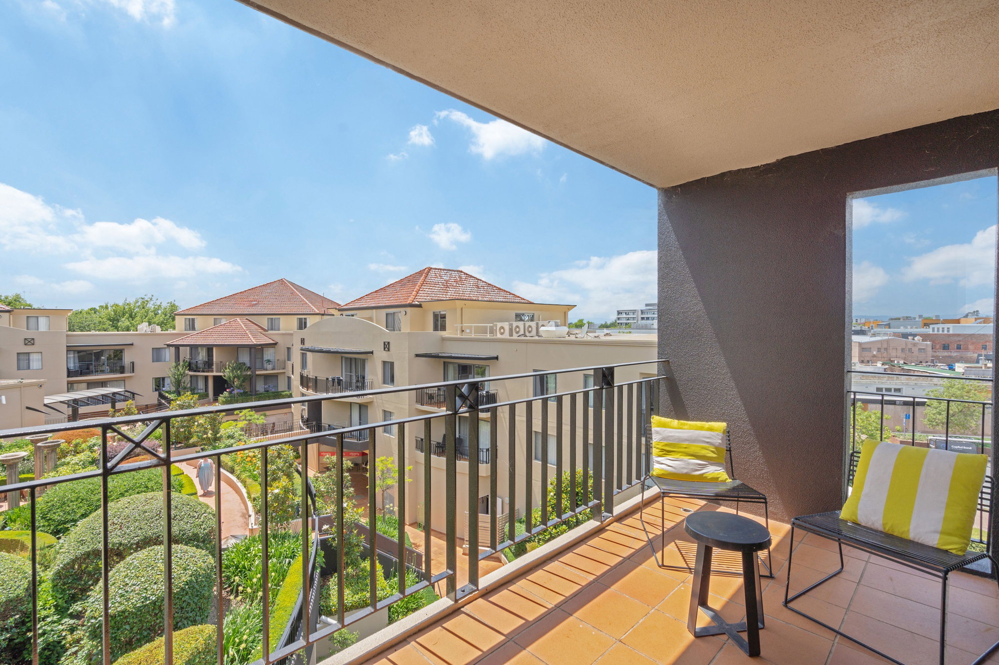 Furnished 2 Bedroom Apartment in Kingston