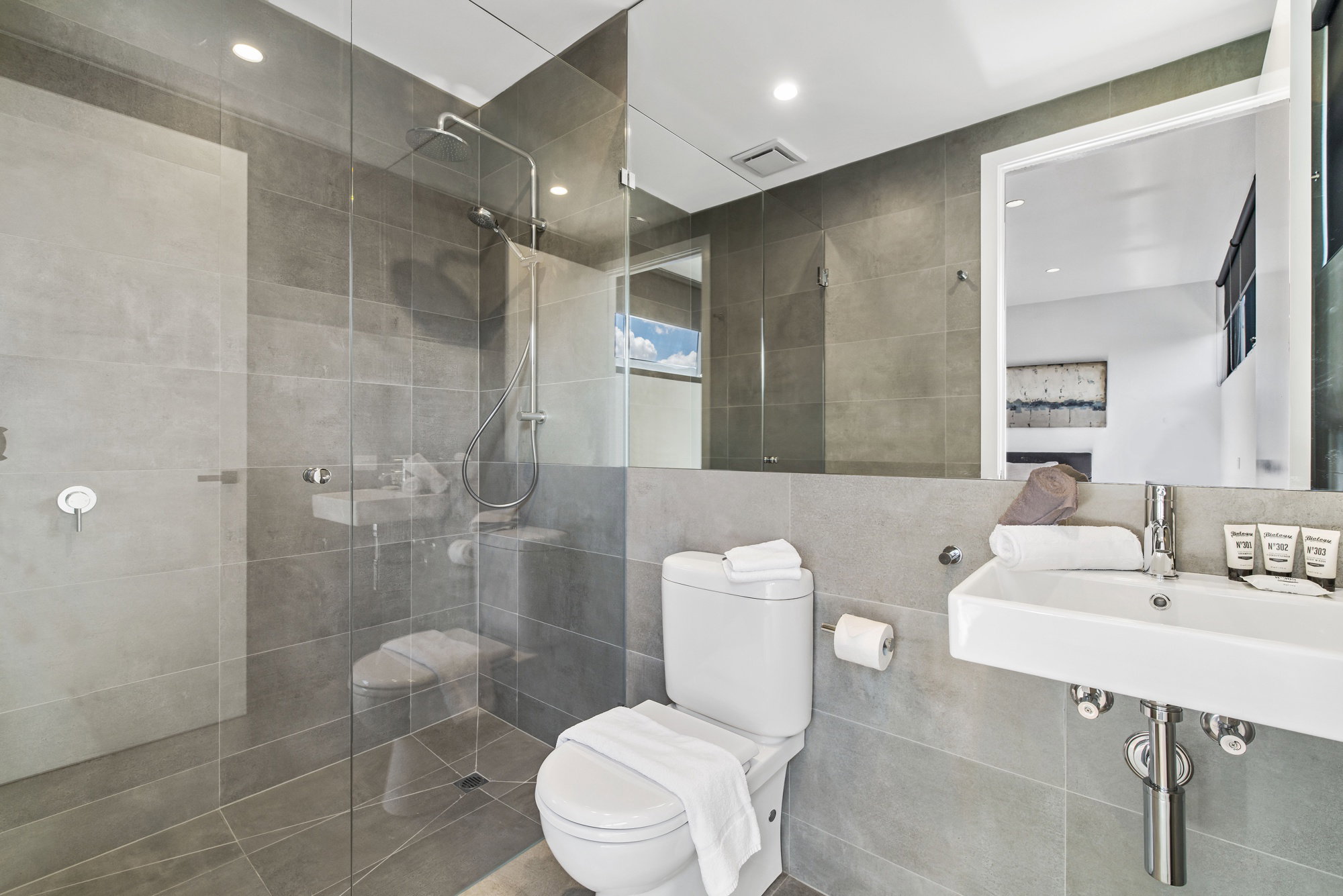Furnished 1 Bedroom Apartment in St Kilda West