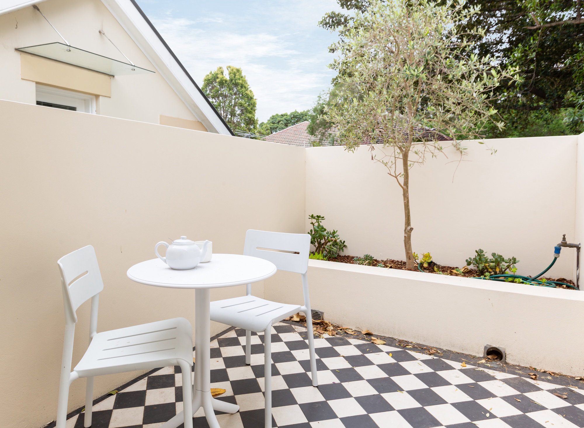 Furnished 1 Bedroom Apartment in Fairfield West