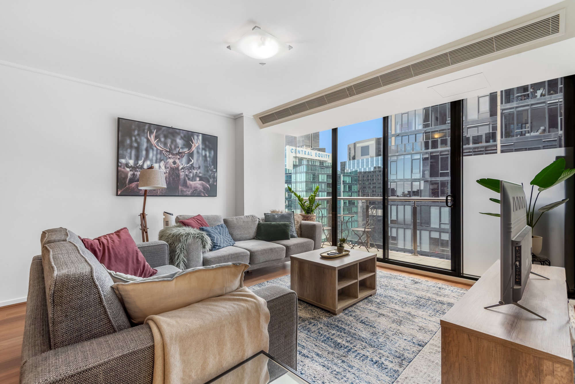 Furnished 2 Bedroom Apartment in Southbank