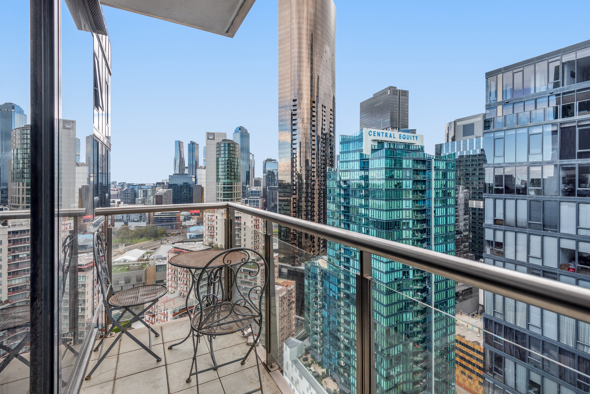 Furnished 2 Bedroom Apartment in Southbank