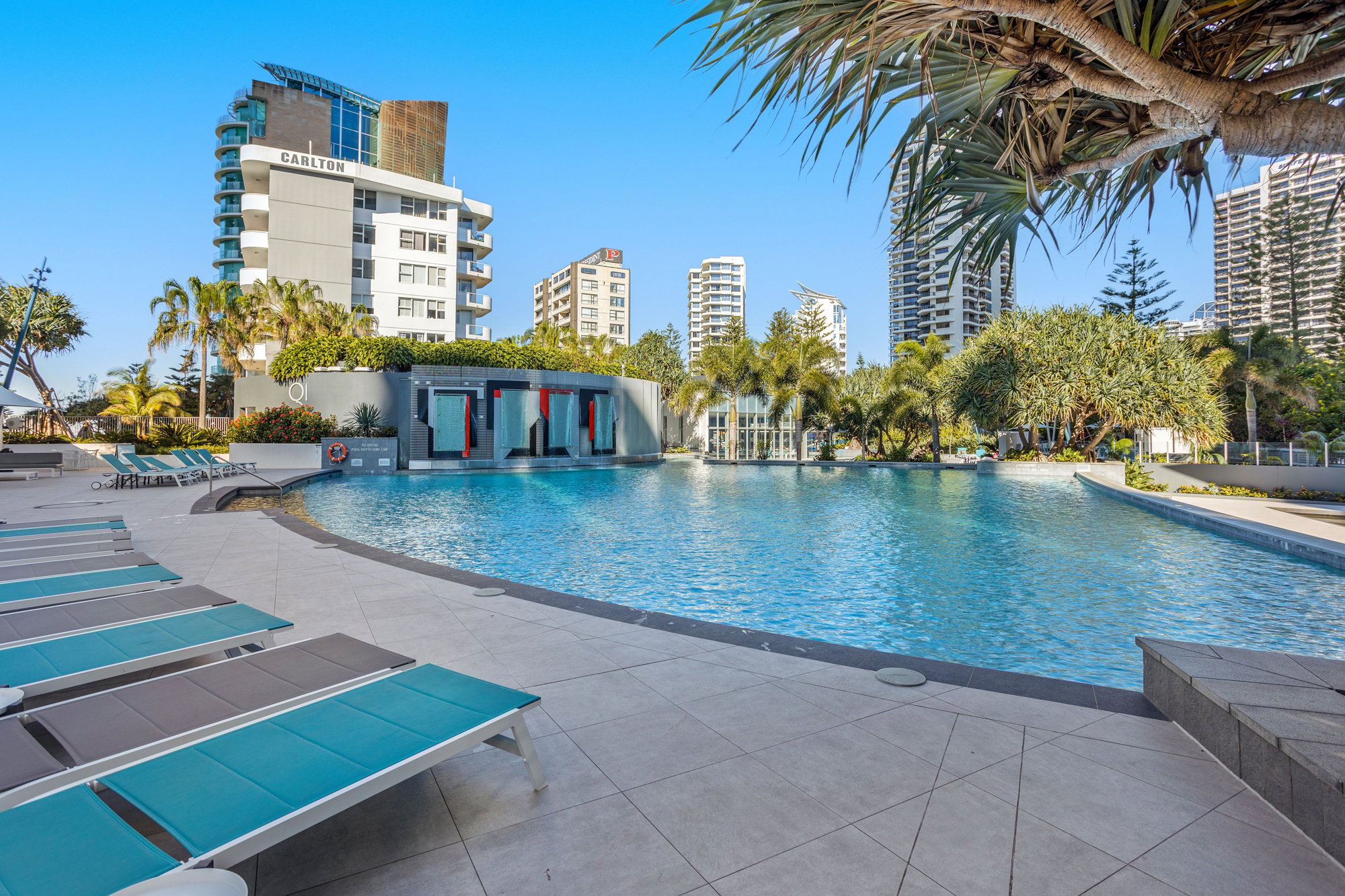 Furnished 2 Bedroom Apartment in Surfers Paradise