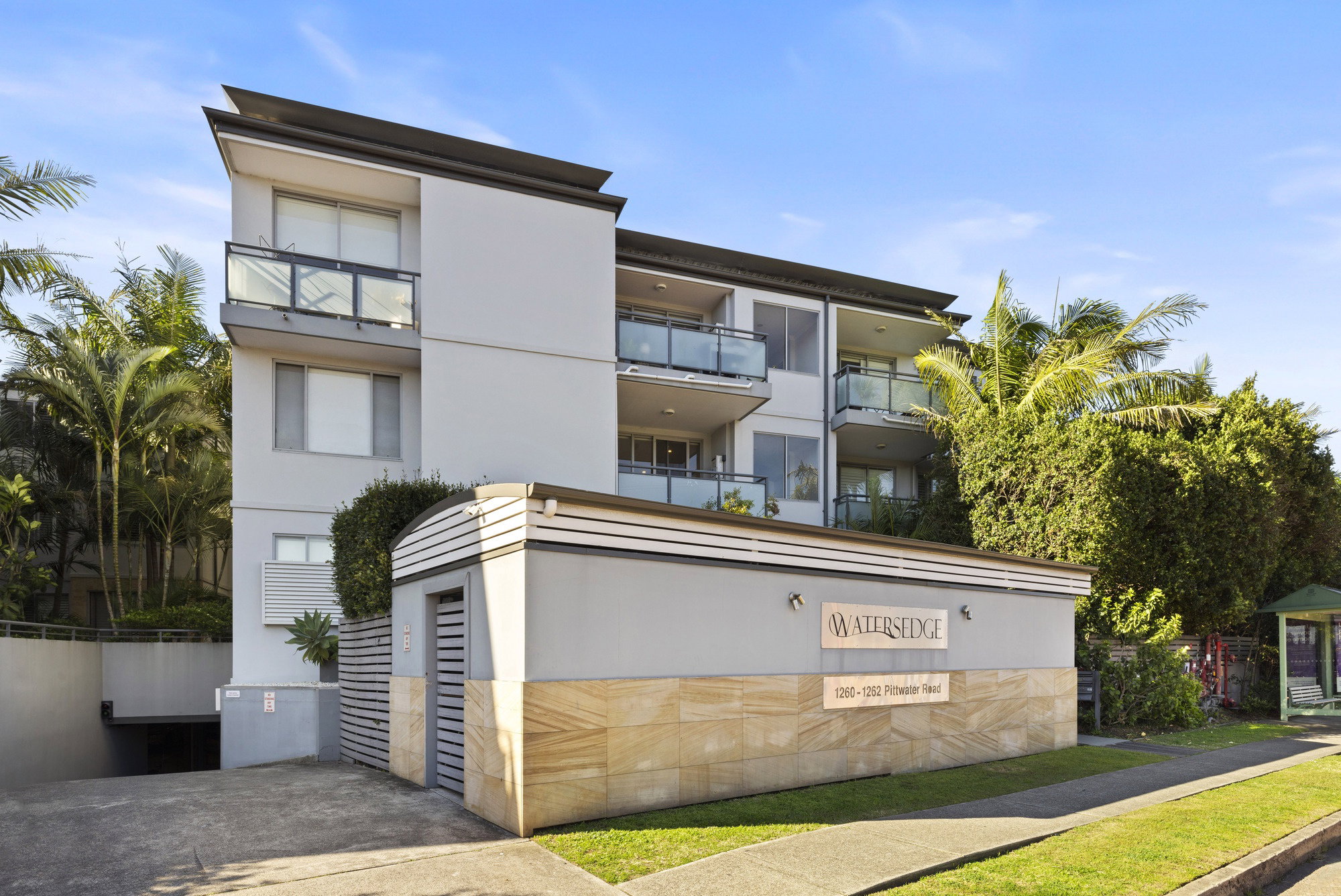 Furnished 2 Bedroom Apartment in Narrabeen