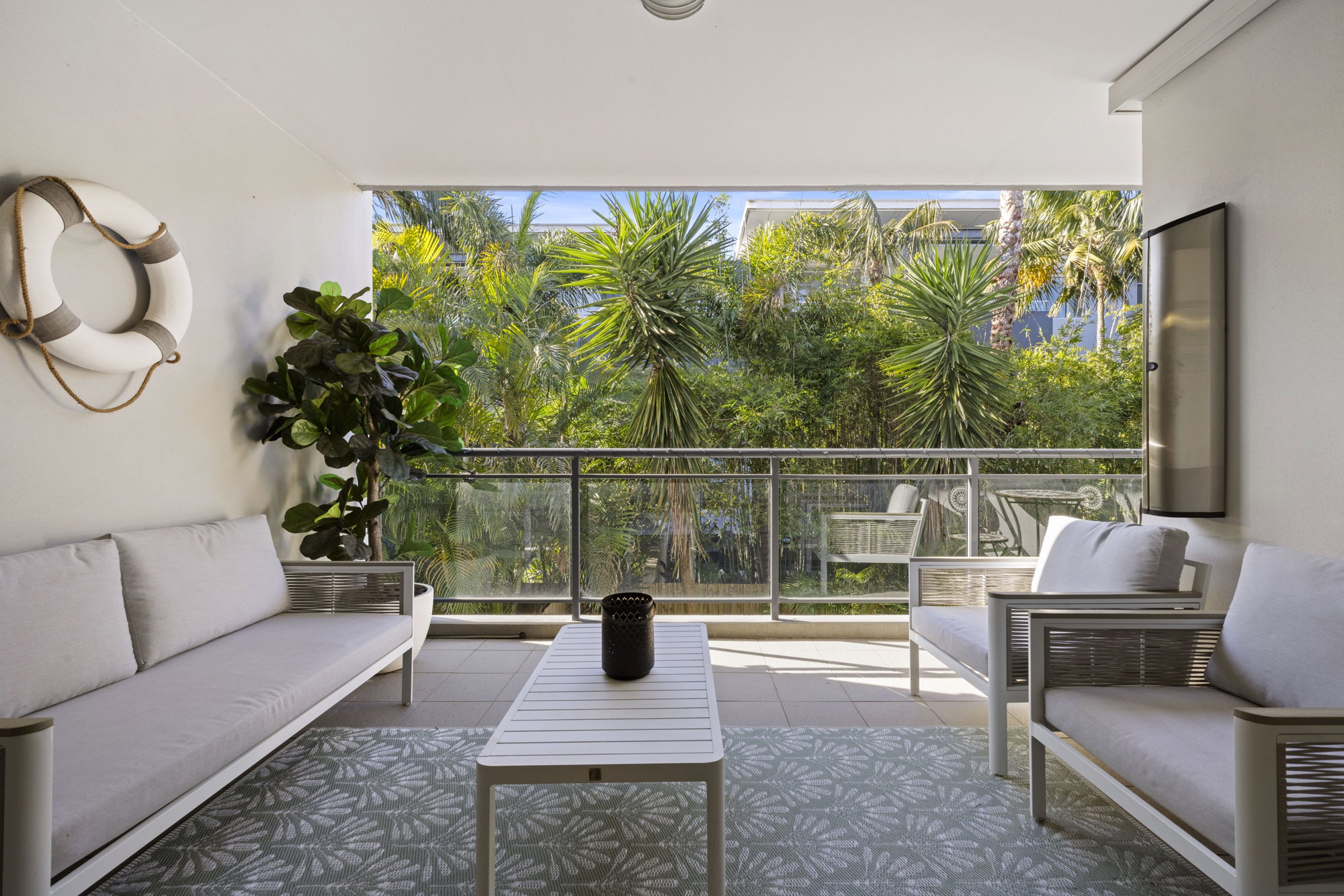 Furnished 2 Bedroom Apartment in Narrabeen
