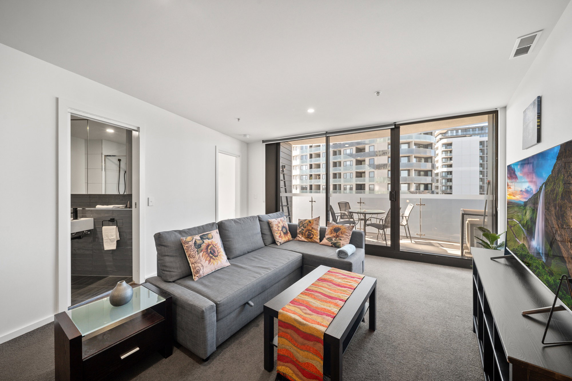 Furnished 1 Bedroom Apartment in Gungahlin