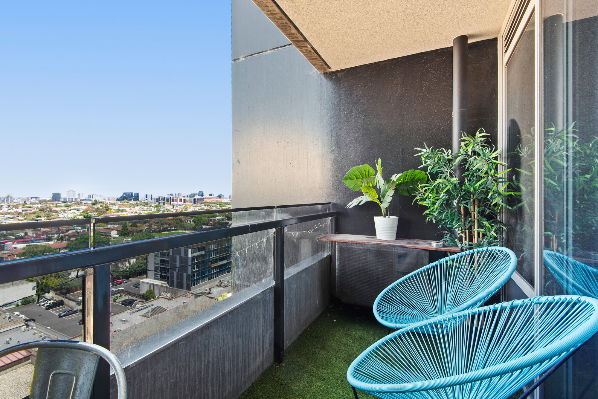 Furnished 1 Bedroom Apartment in South Yarra