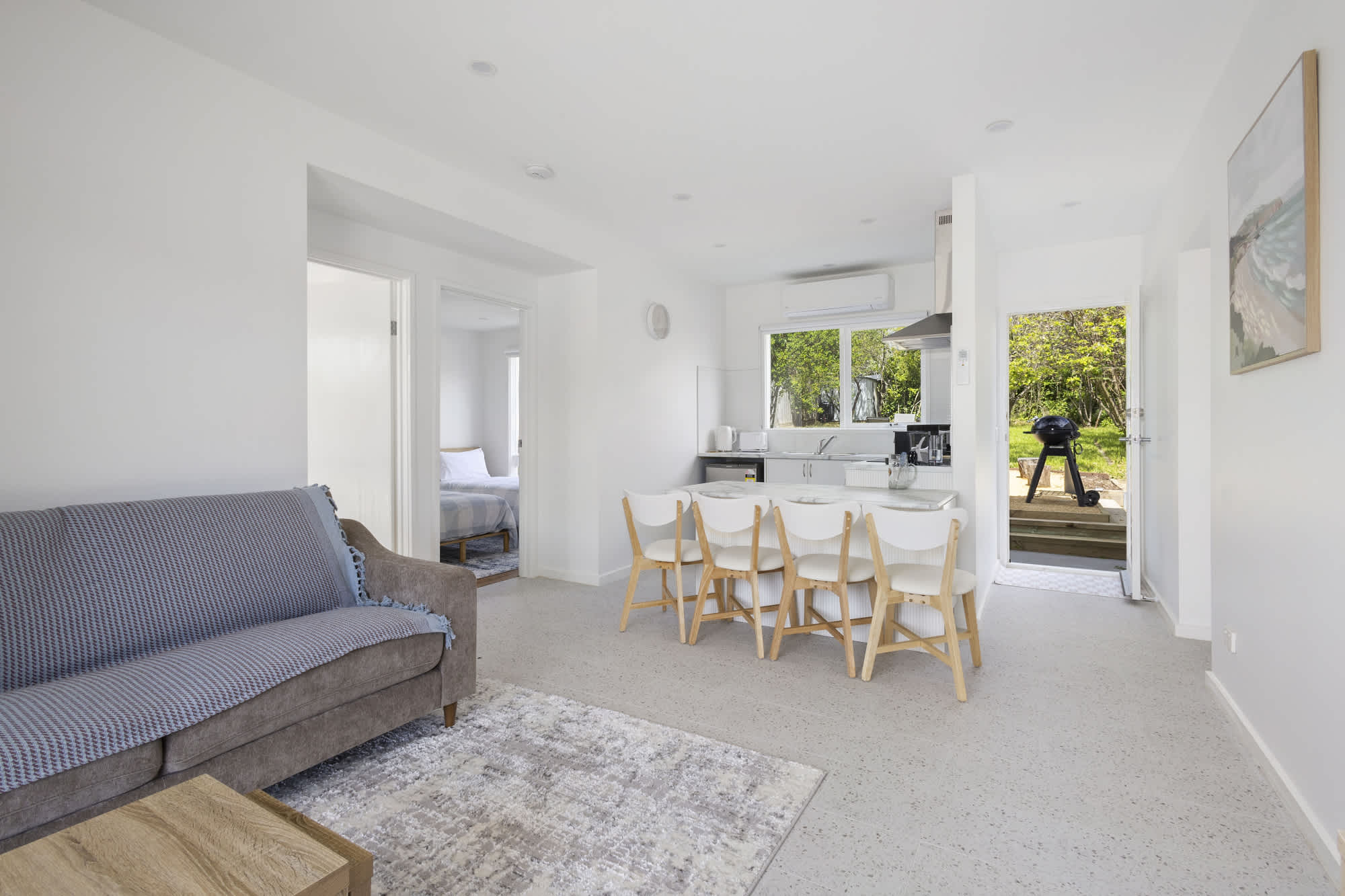 Furnished 2 Bedroom Apartment in McCrae
