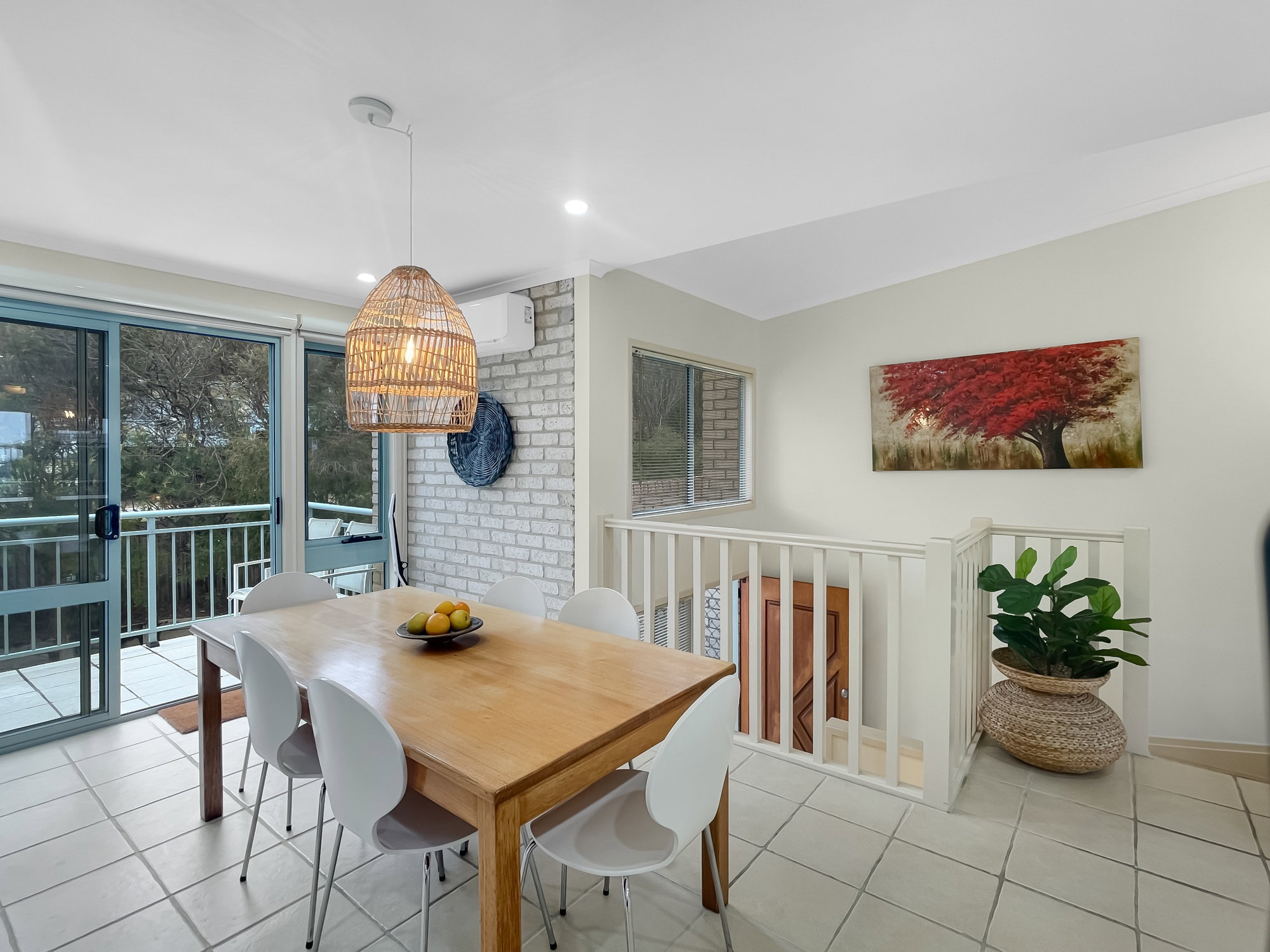 Furnished 2 Bedroom House in Long Beach