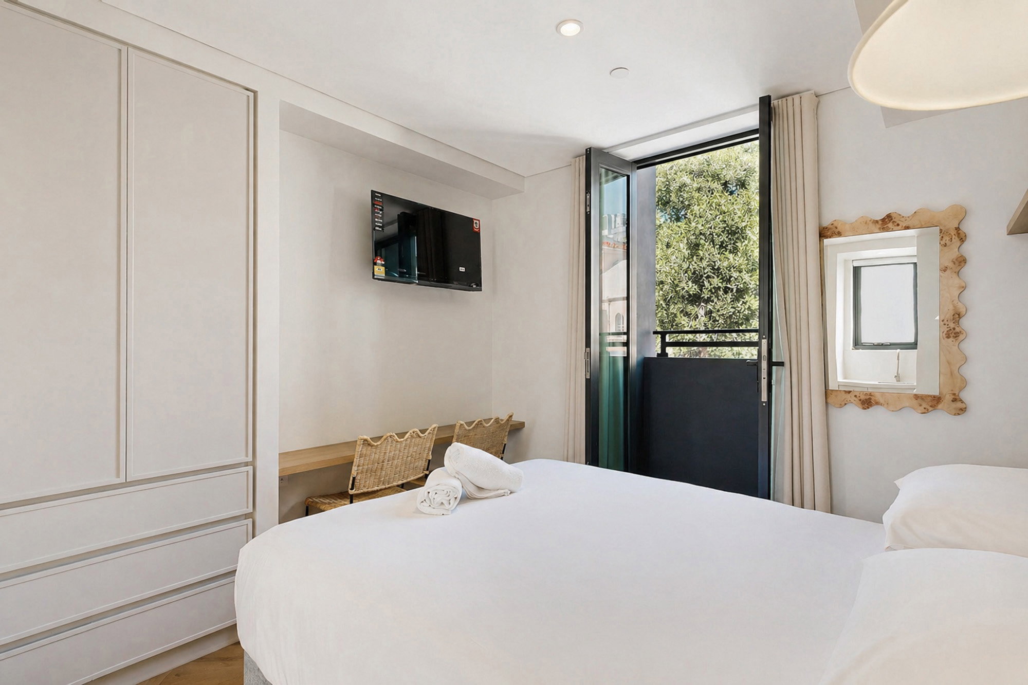 Furnished 1 Bedroom Apartment in Potts Point