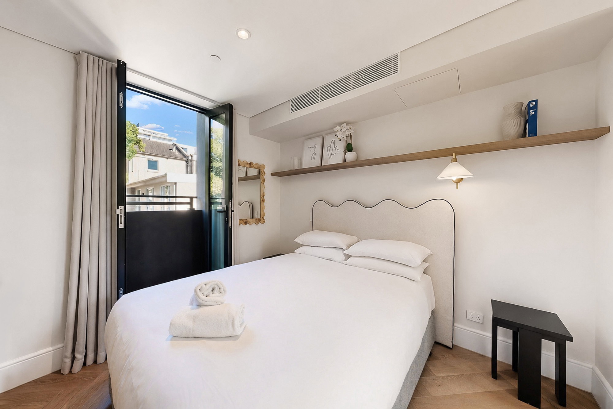 Furnished 1 Bedroom Apartment in Potts Point