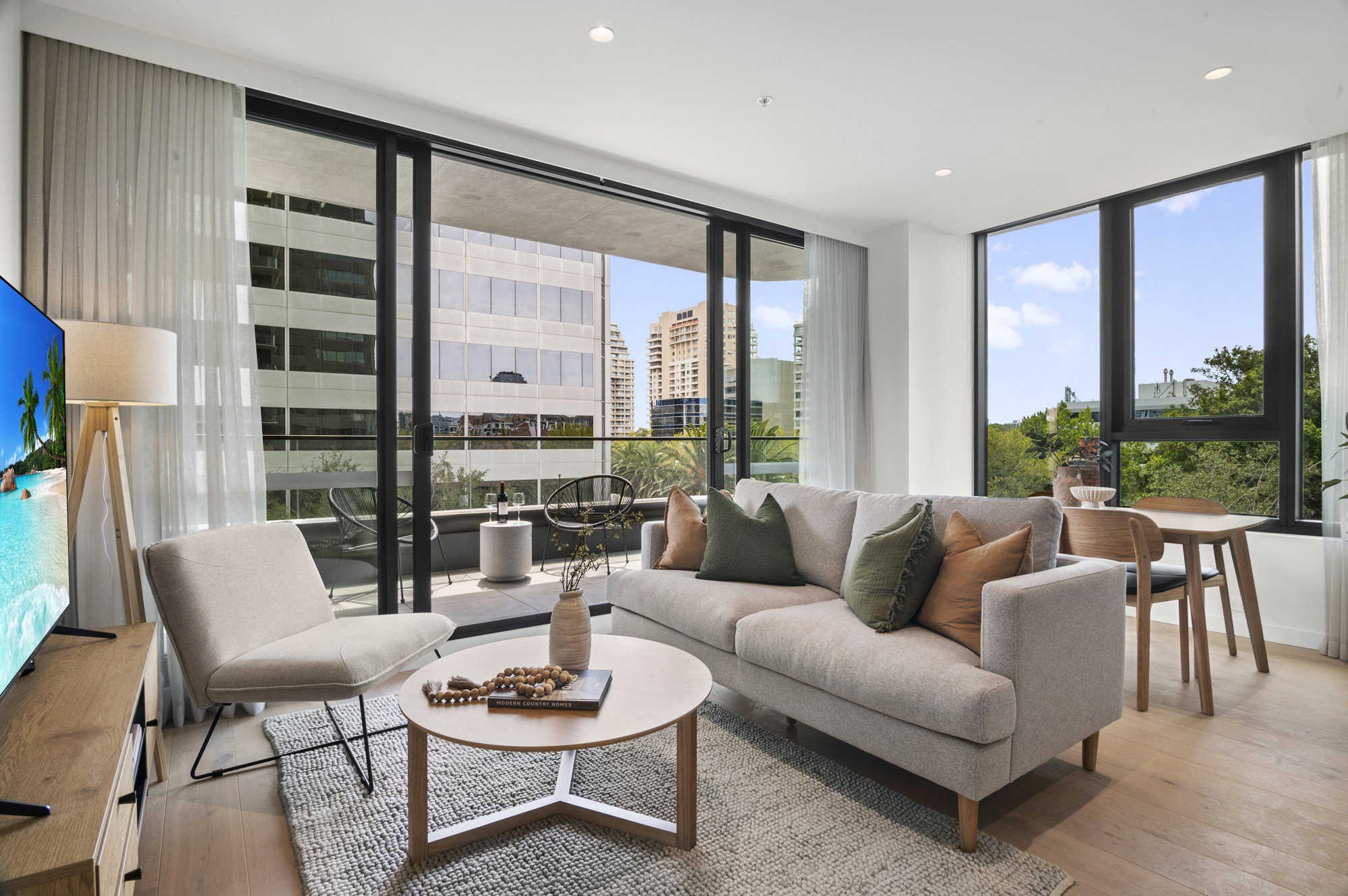 Furnished 2 Bedroom Apartment in Melbourne