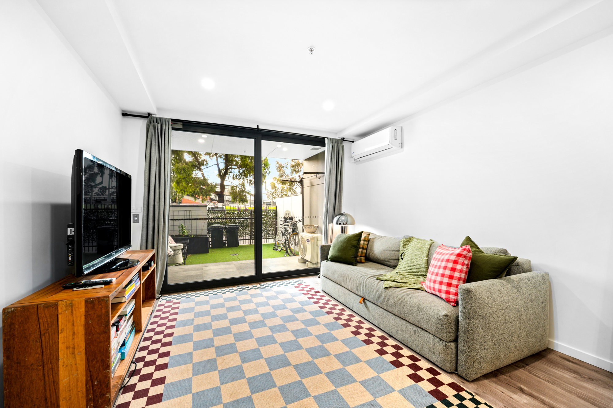 Furnished 2 Bedroom Apartment in Abbotsford