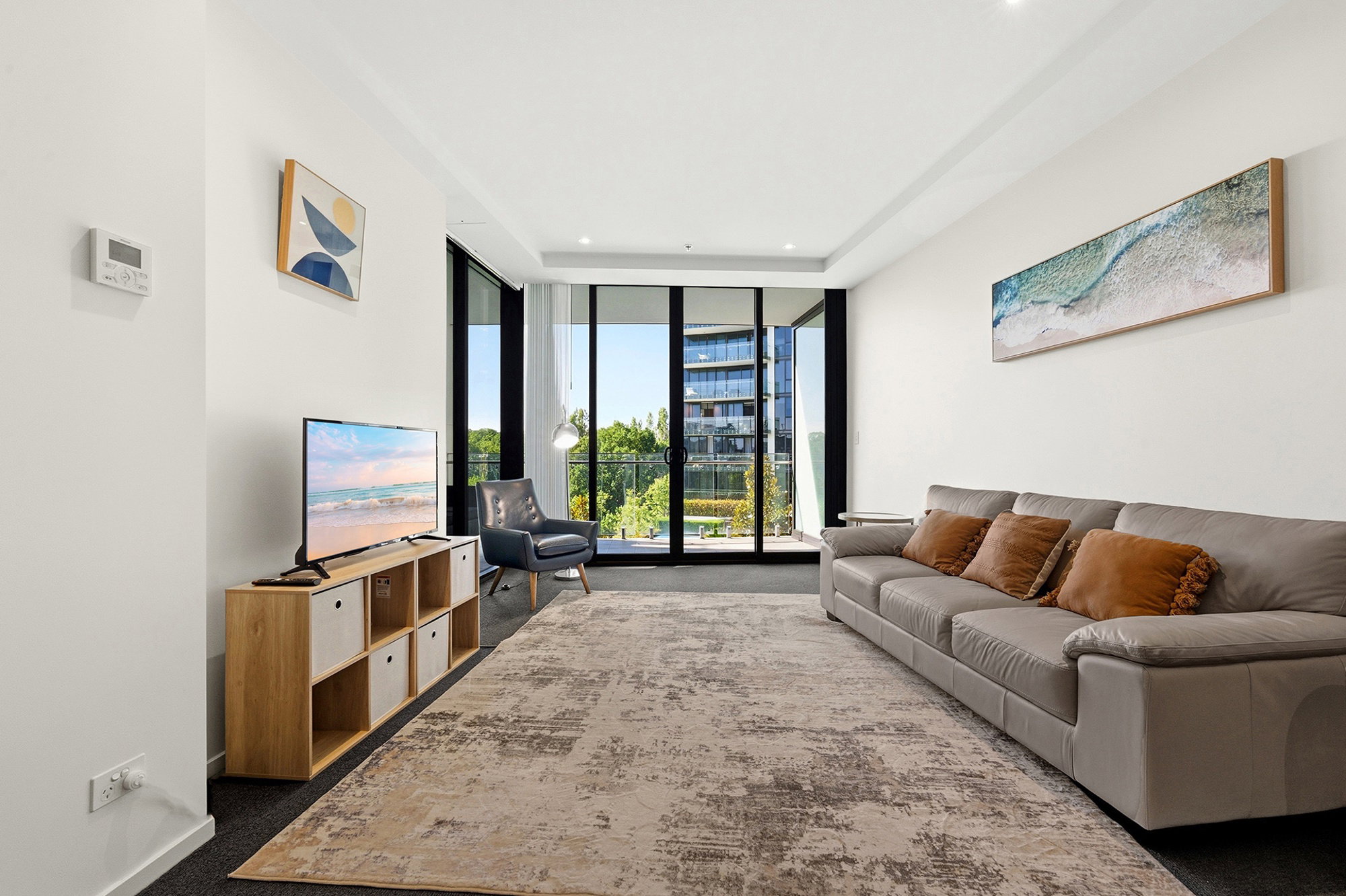 Furnished 1 Bedroom Apartment in Canberra