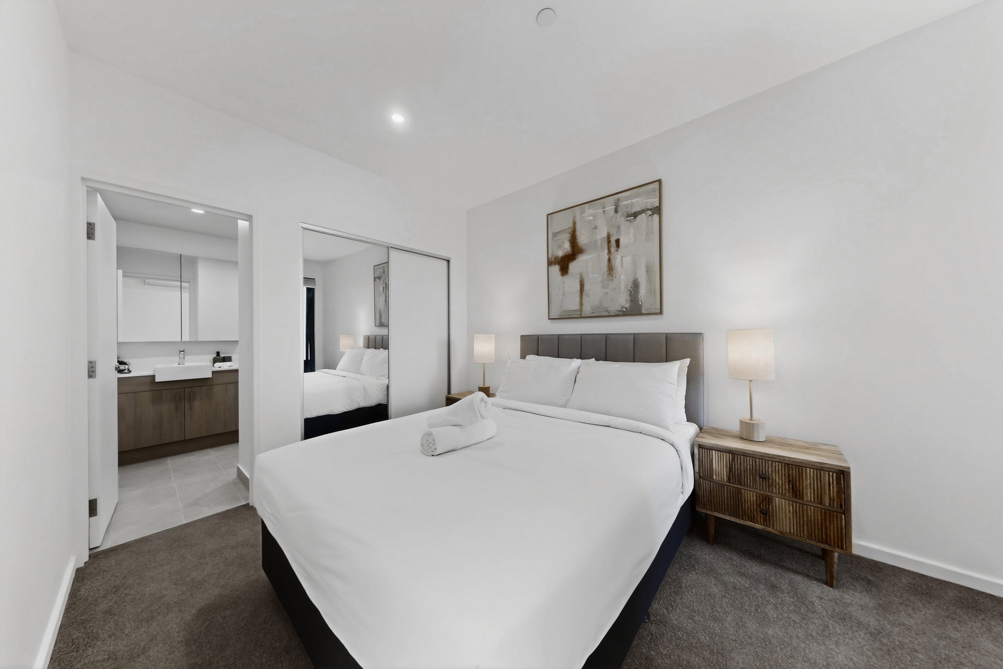 Furnished 2 Bedroom Apartment in Cannington