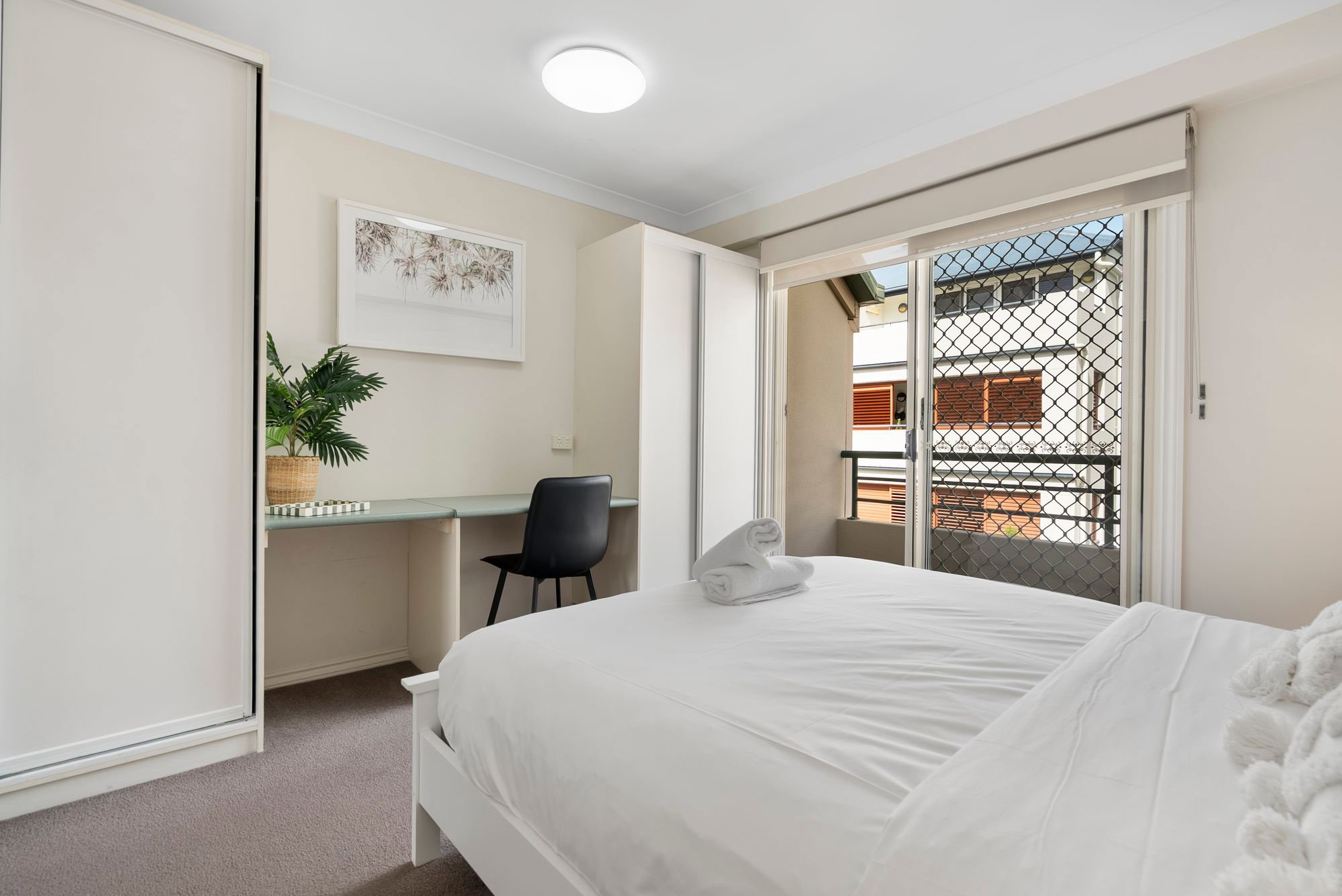 Furnished 1 Bedroom Apartment in South Brisbane