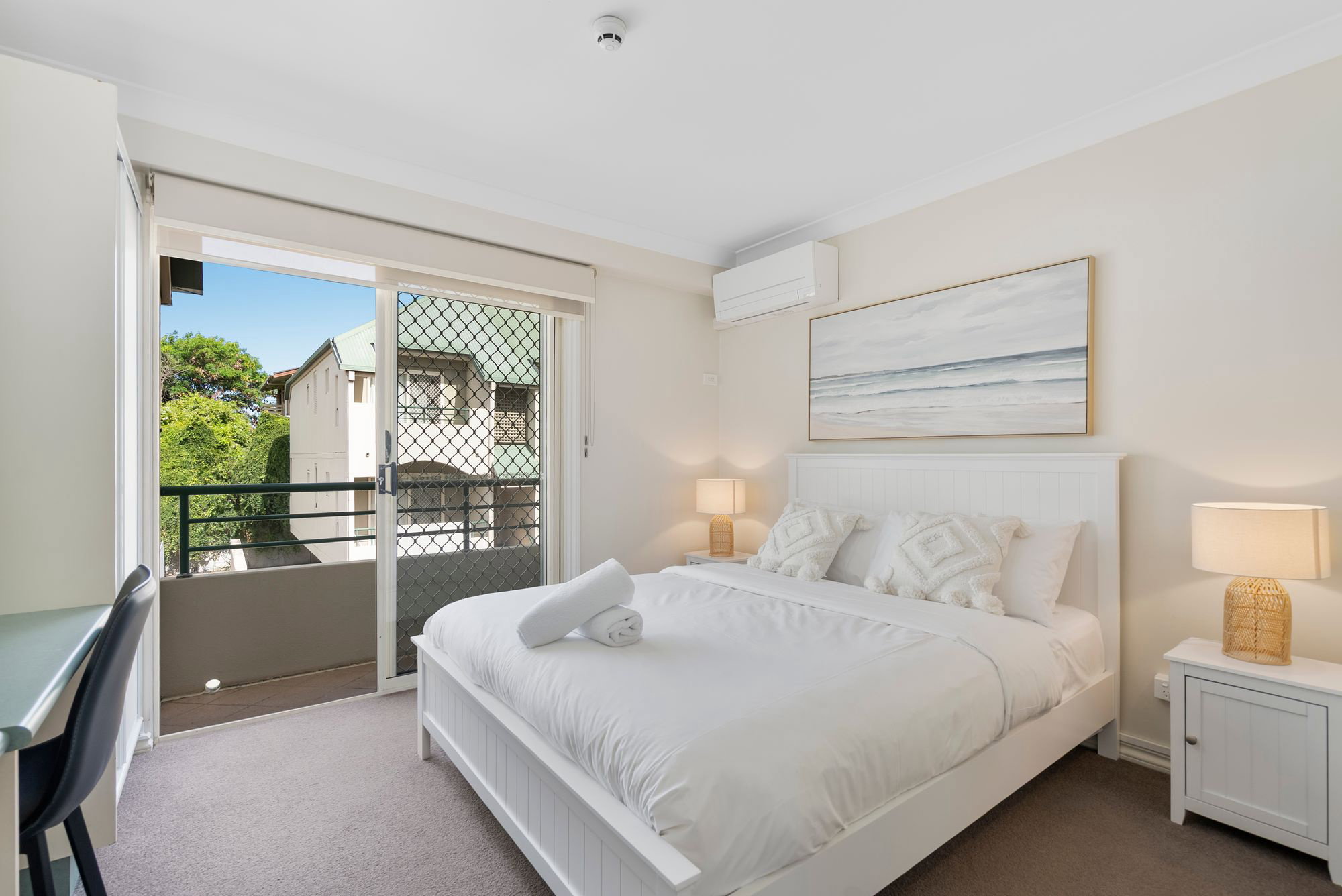 Furnished 1 Bedroom Apartment in South Brisbane