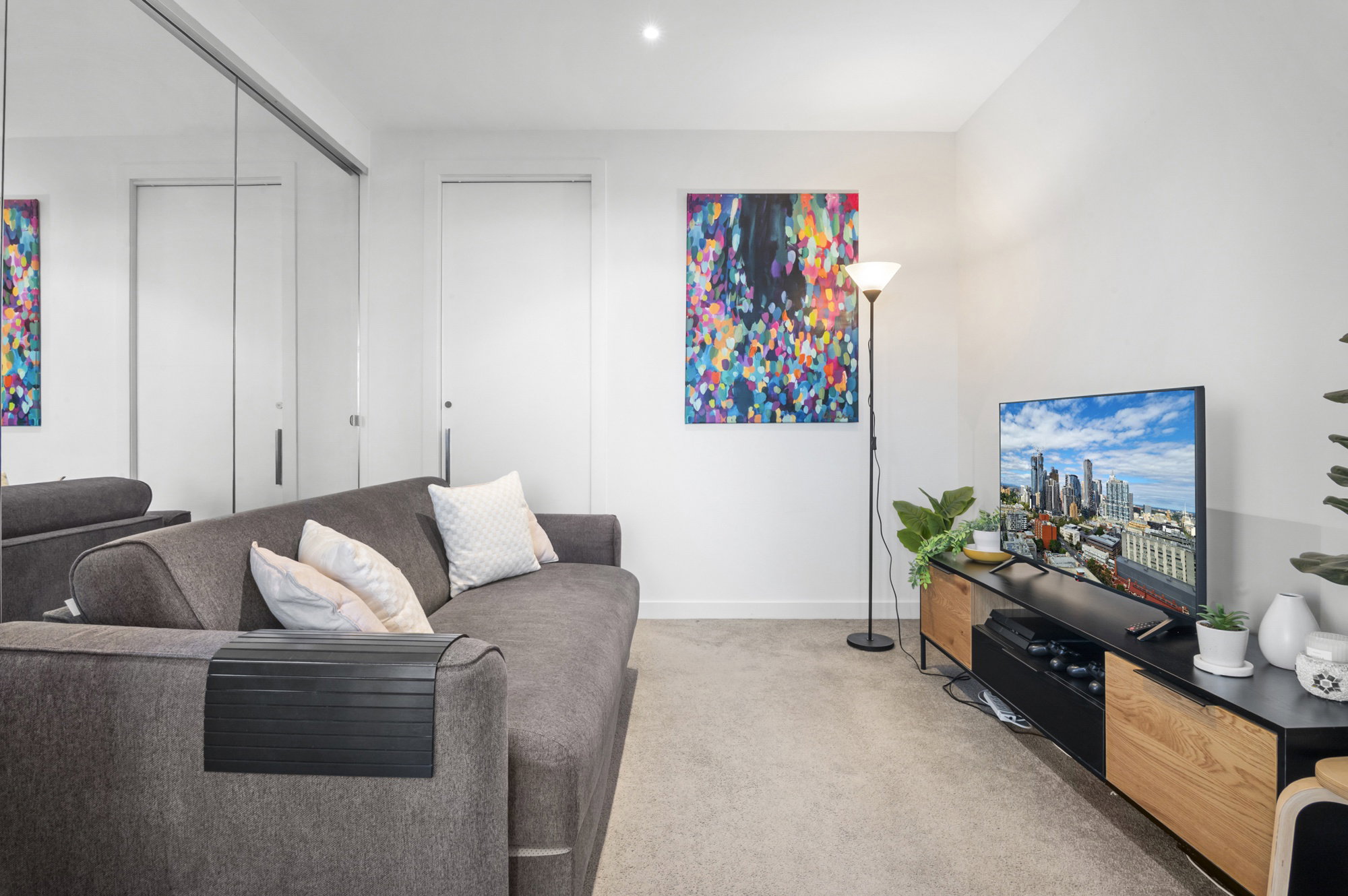 Furnished 2 Bedroom Apartment in South Yarra