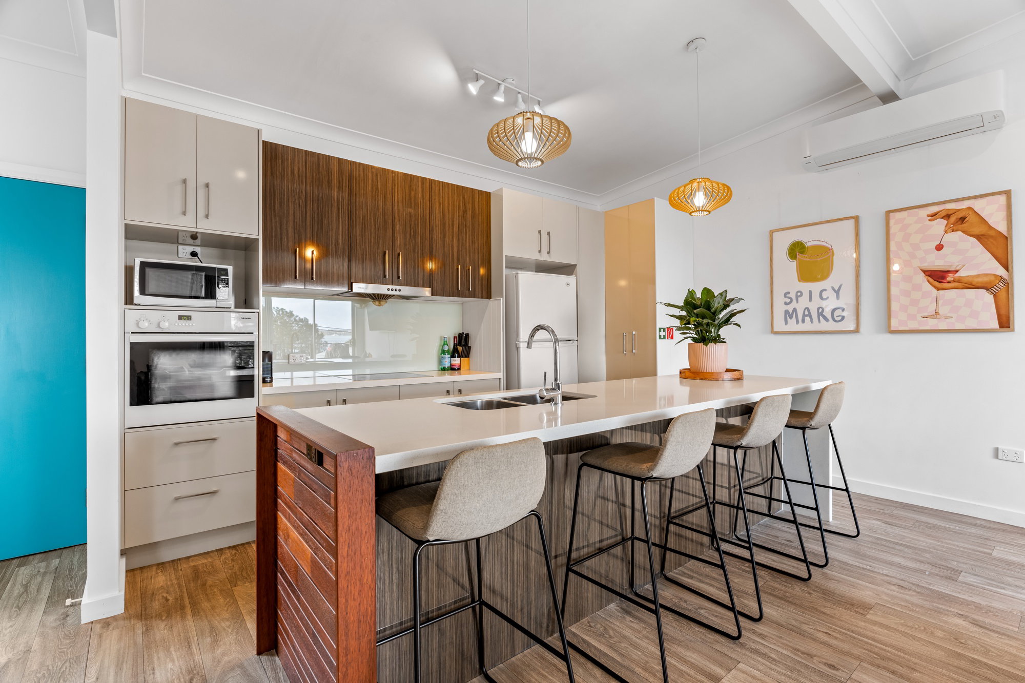 Furnished 2 Bedroom Apartment in Buff Point