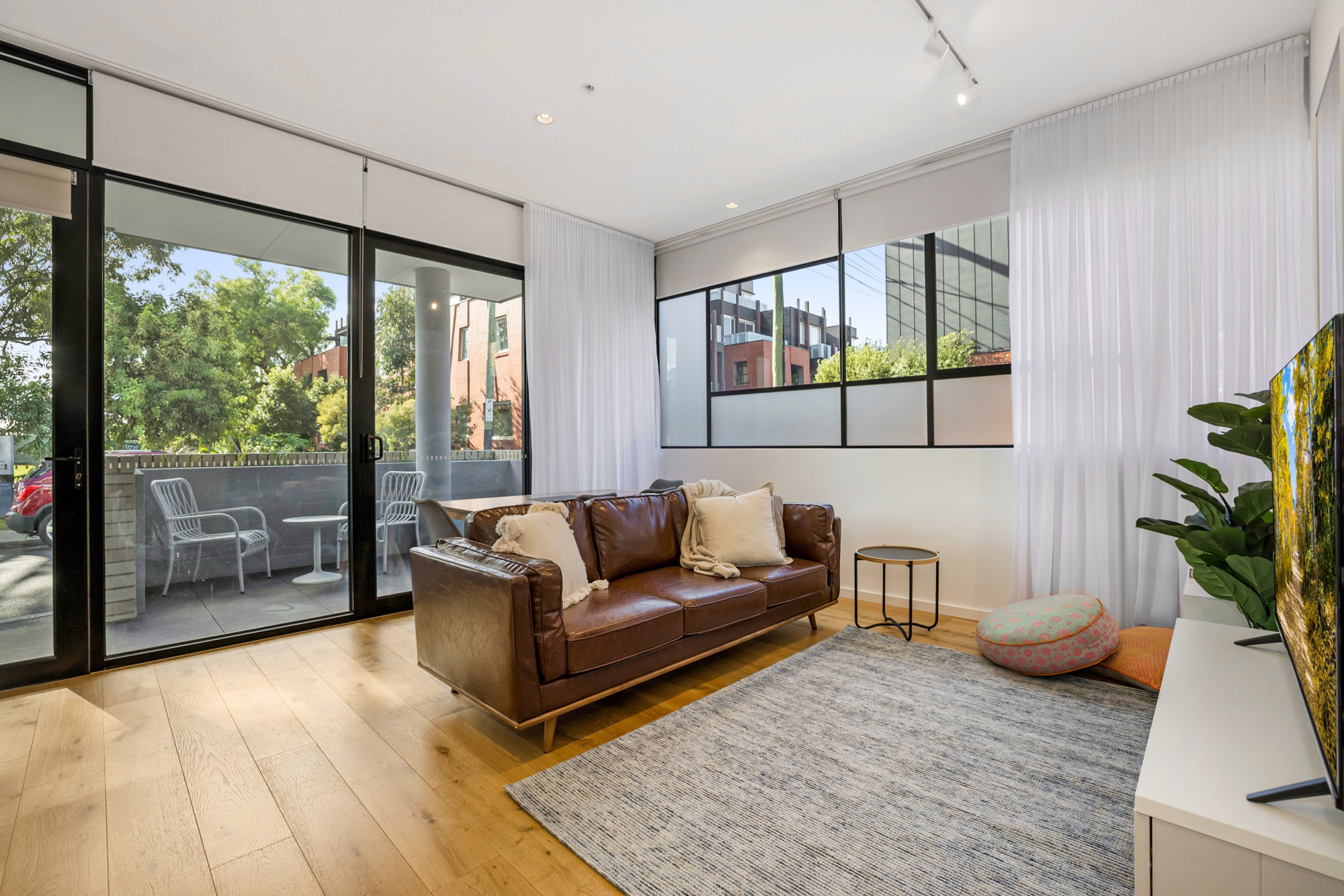 Furnished 2 Bedroom Apartment in Windsor