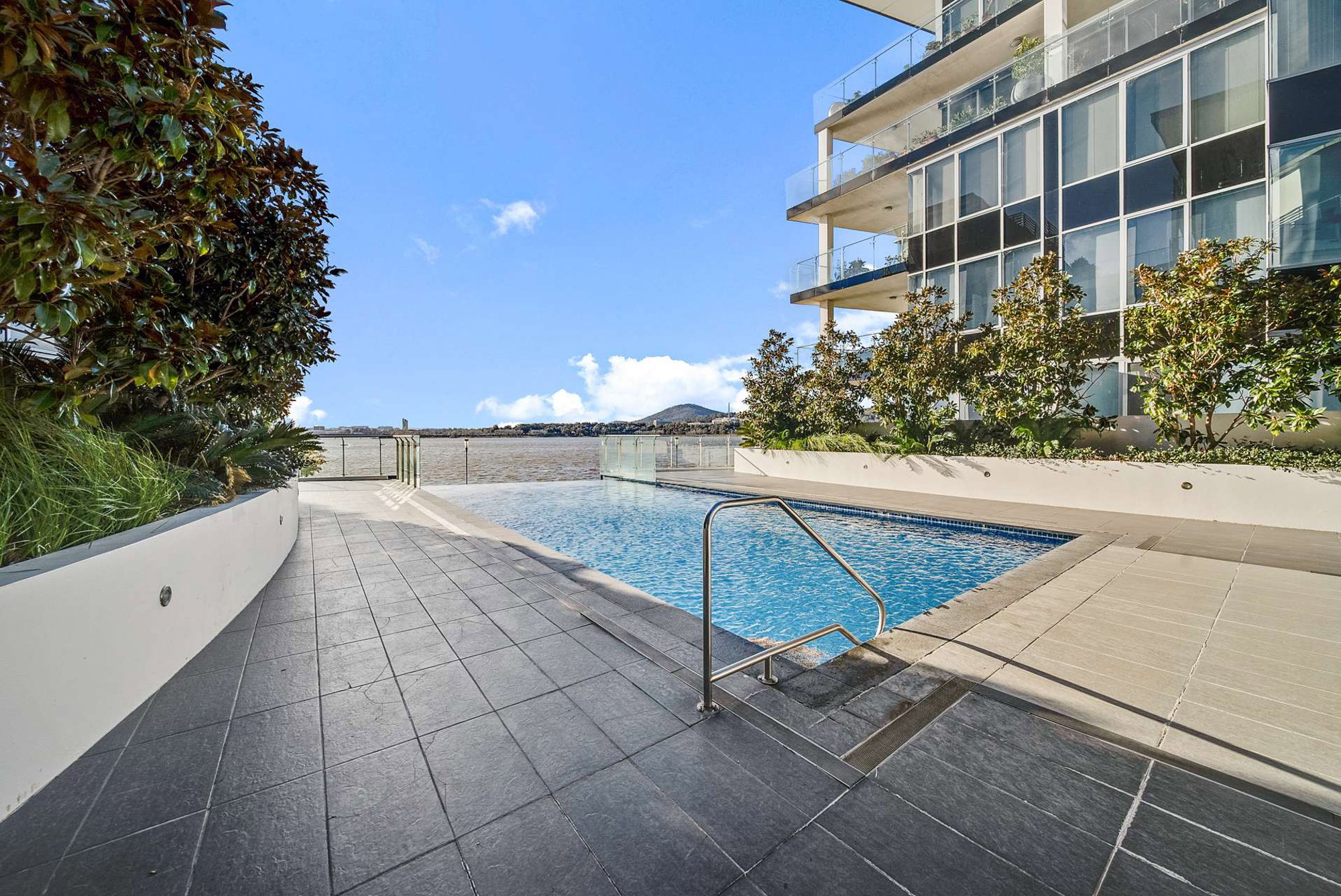 Furnished 2 Bedroom Apartment in Kingston