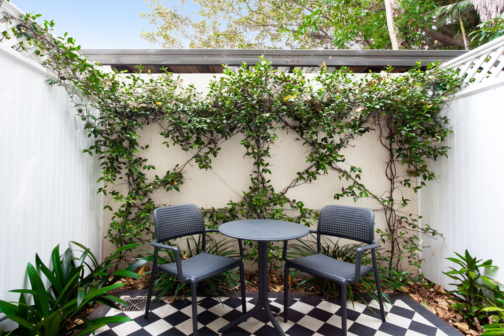 Furnished 1 Bedroom Apartment in Fairfield West