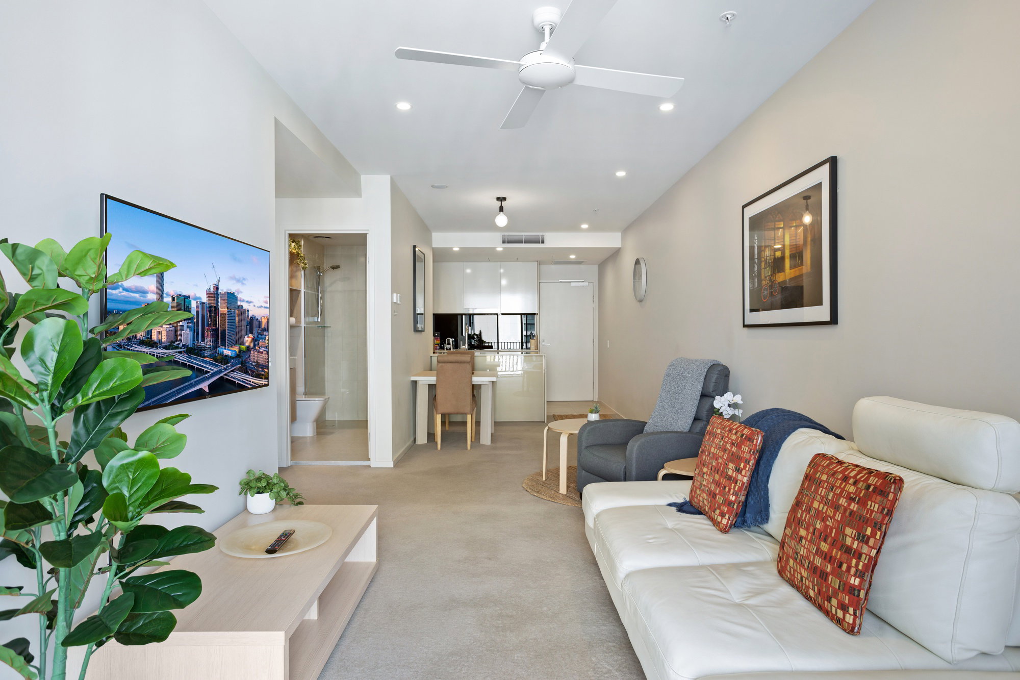 Furnished 1 Bedroom Apartment in Brisbane City