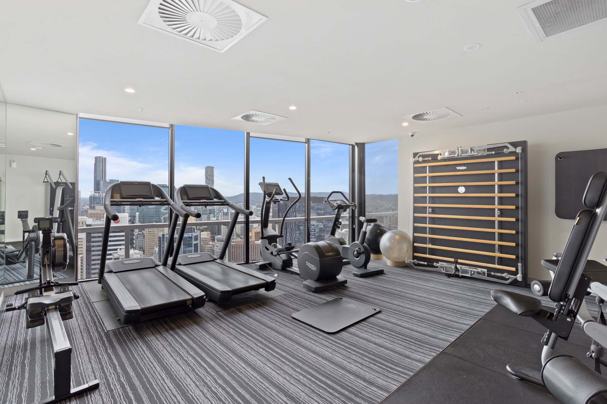 Furnished 1 Bedroom Apartment in Brisbane City