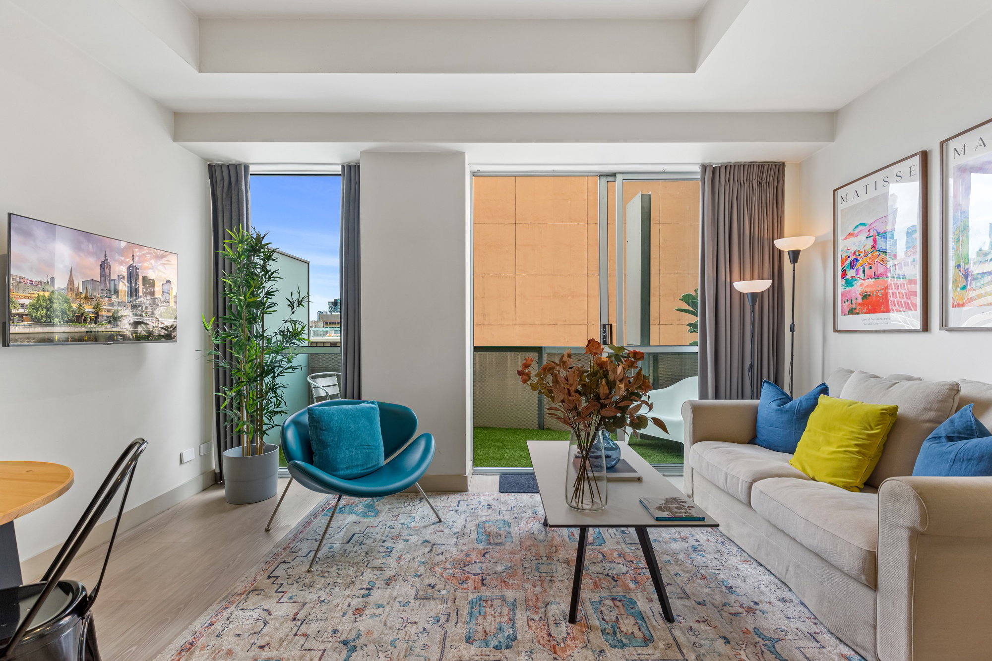 Furnished 2 Bedroom Apartment in Melbourne