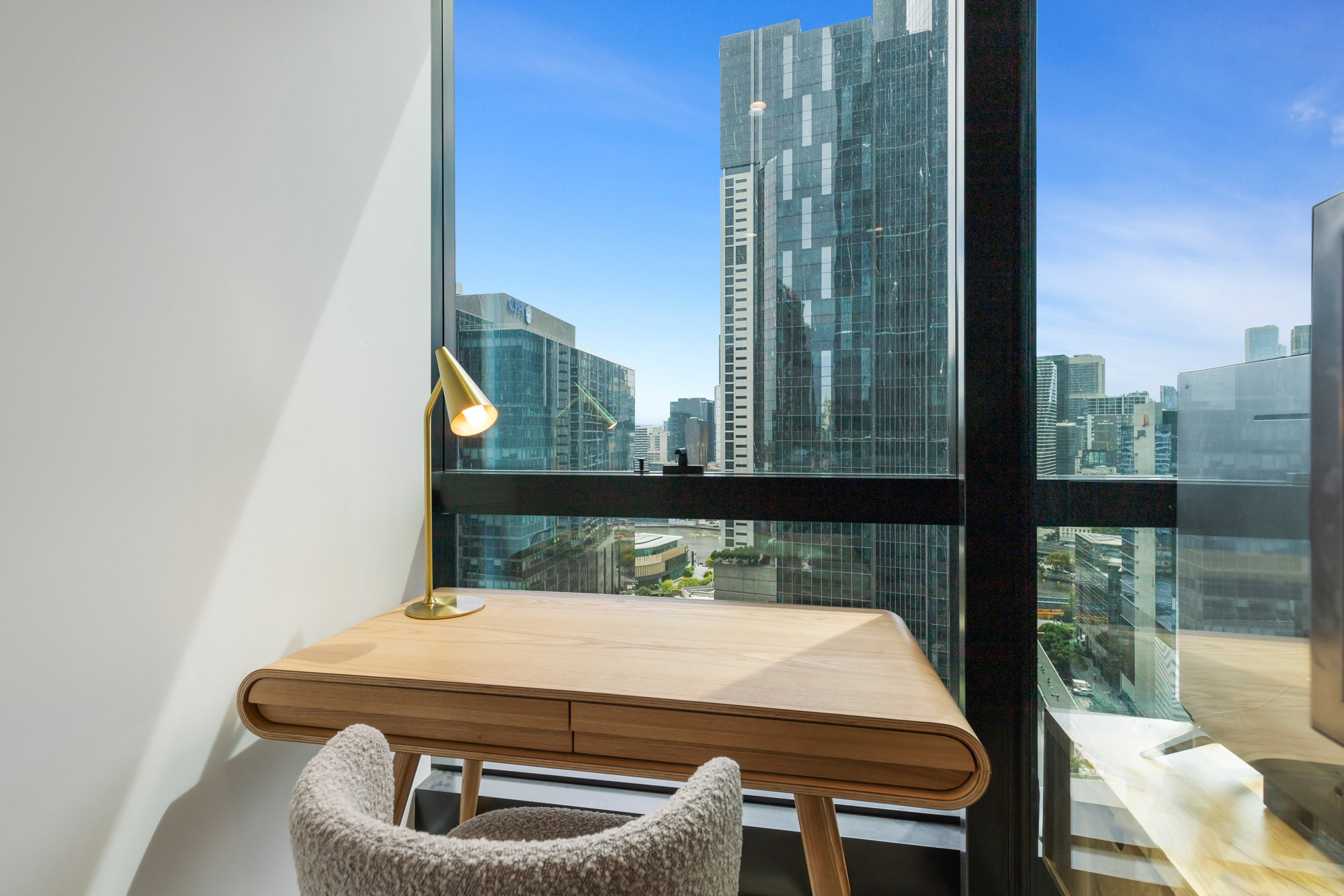 Furnished 1 Bedroom Apartment in Southbank
