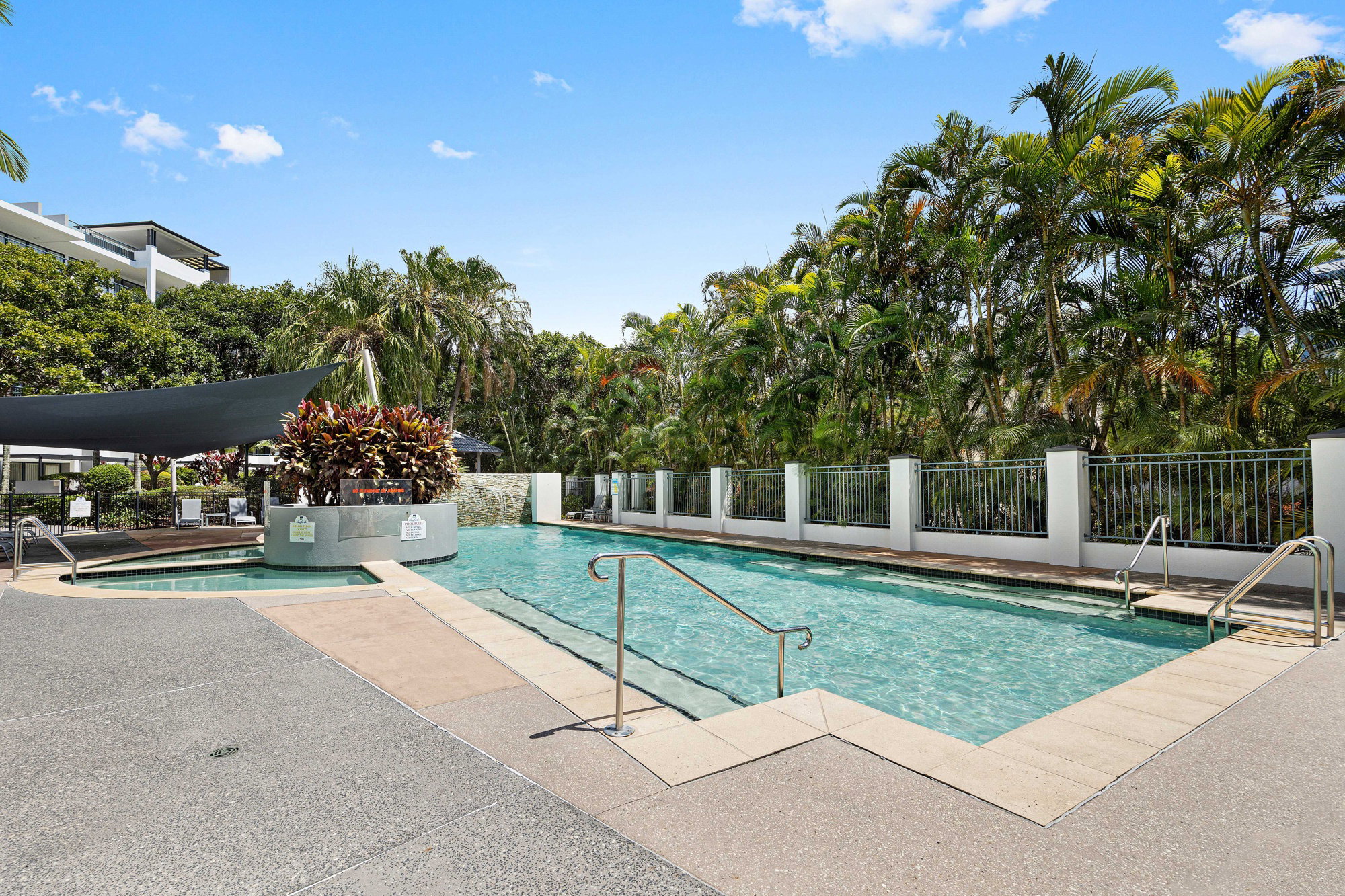 Furnished 2 Bedroom Apartment in Alexandra Headland
