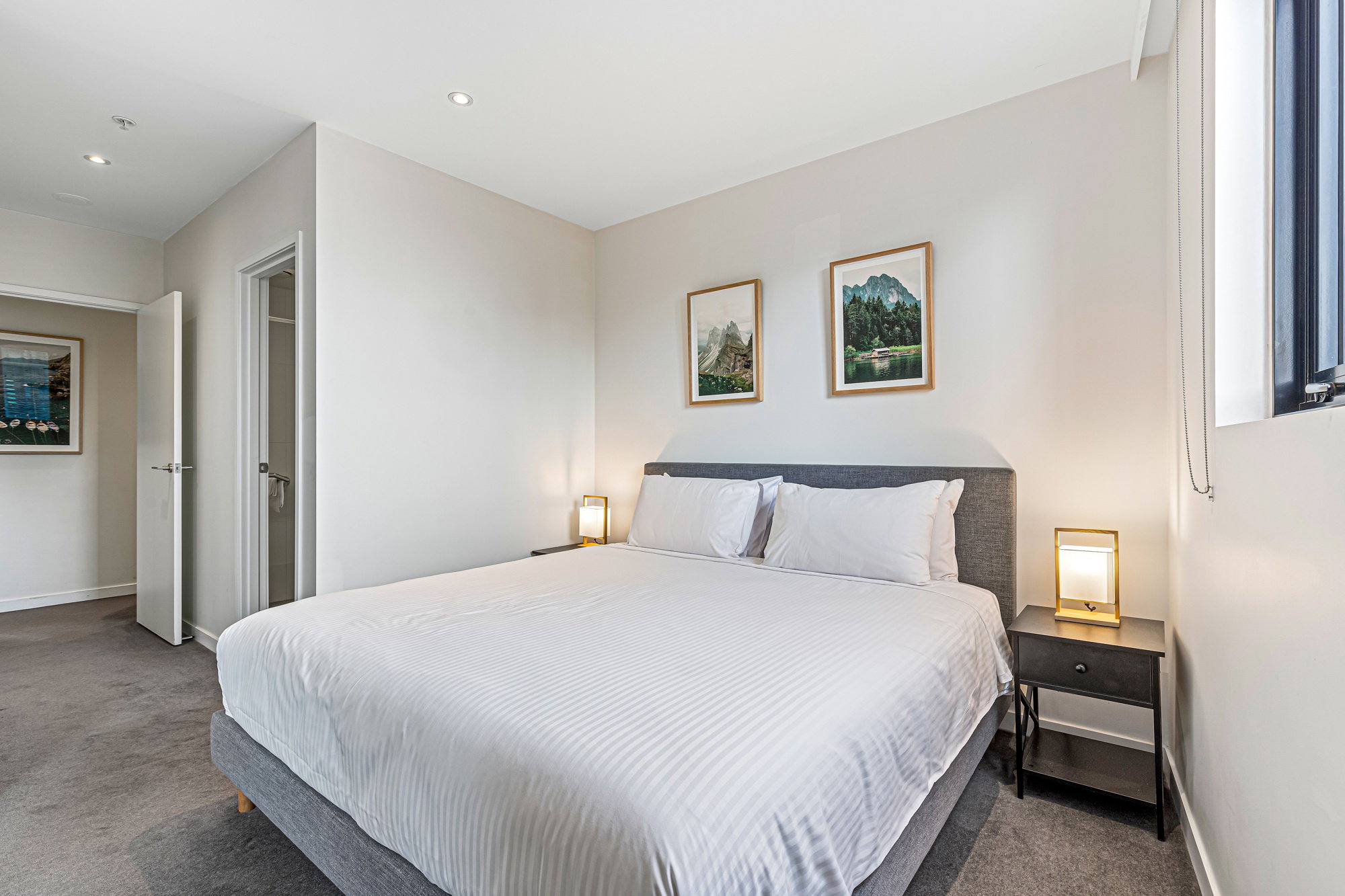 Furnished 2 Bedroom Apartment in Southbank
