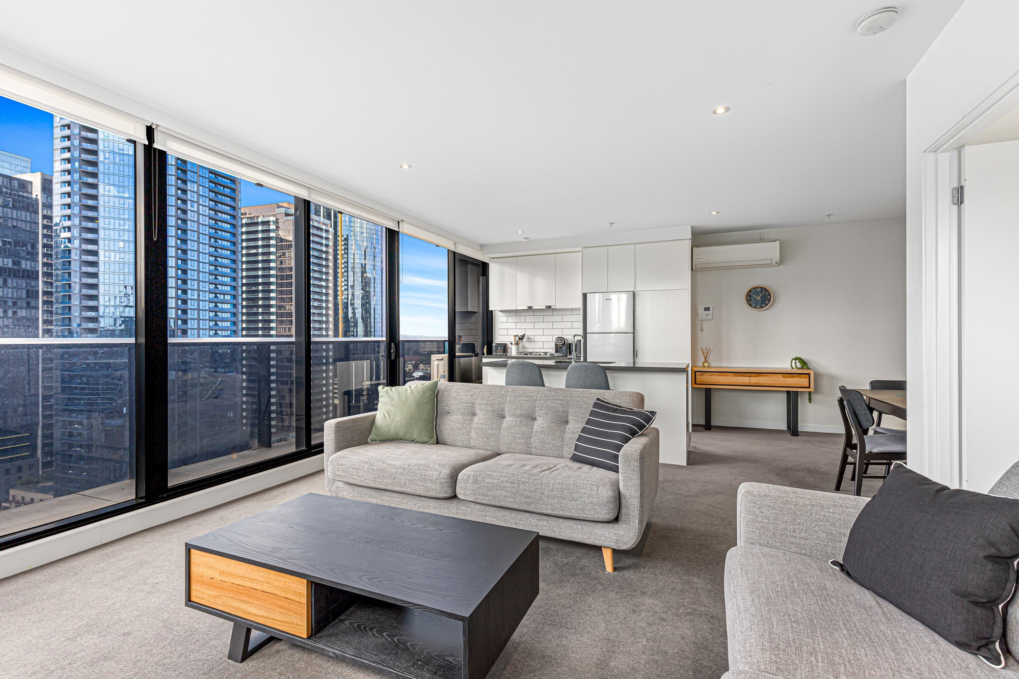 Furnished 2 Bedroom Apartment in Southbank
