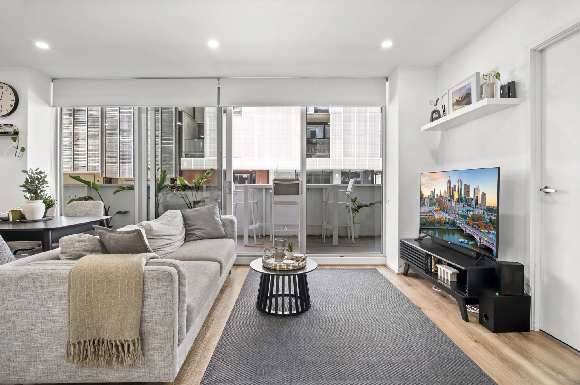 Furnished 2 Bedroom Apartment in South Yarra