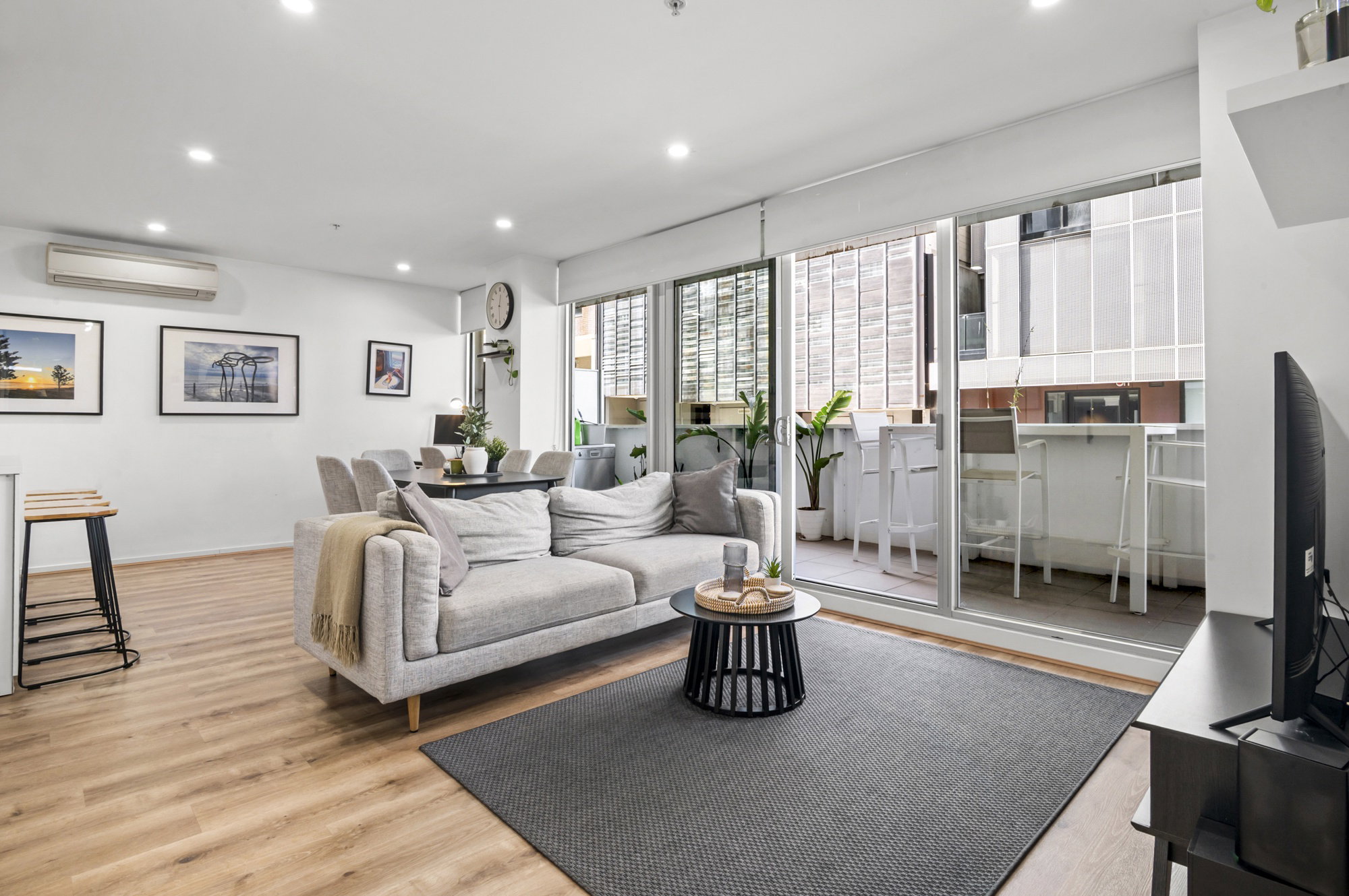Furnished 2 Bedroom Apartment in South Yarra