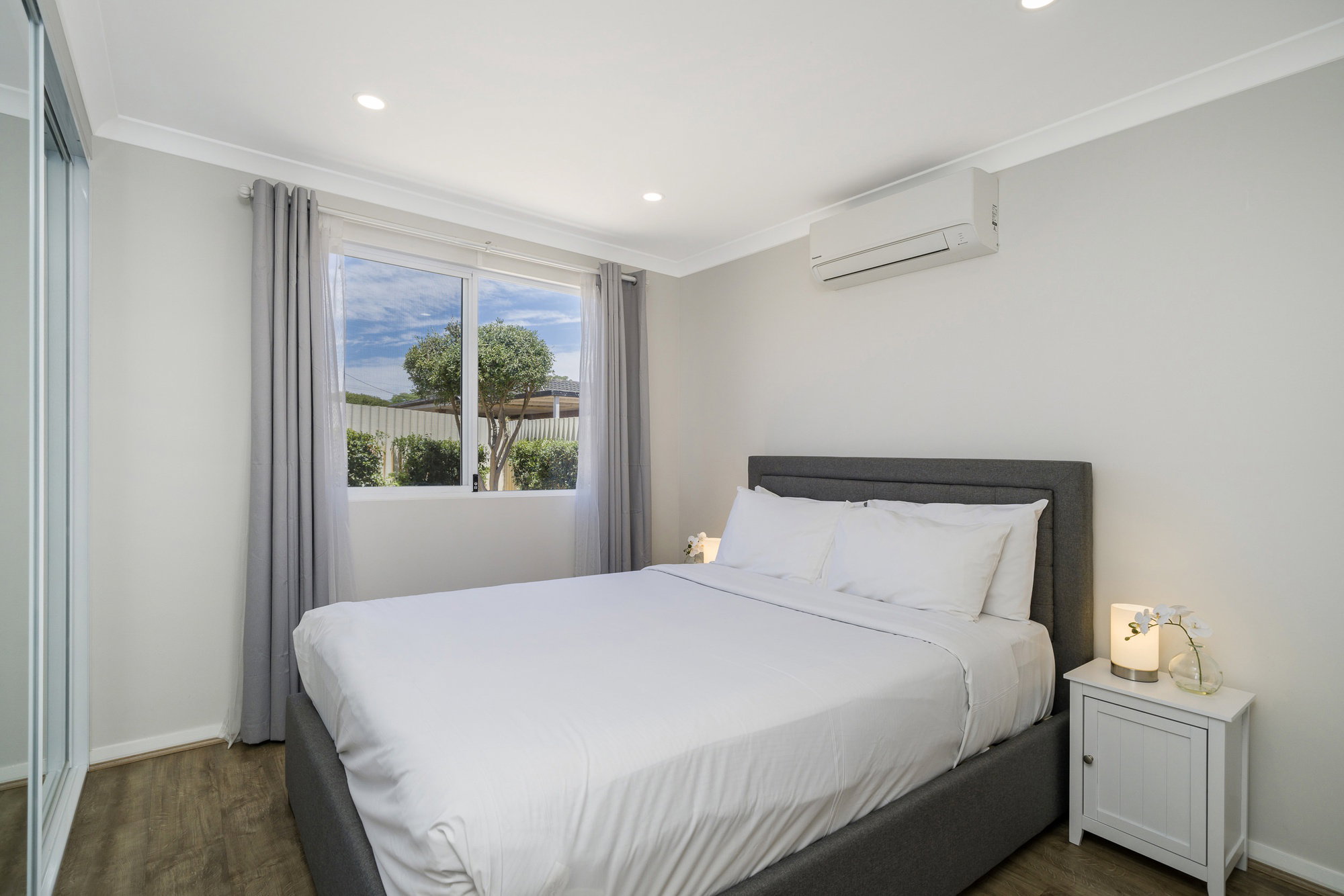 Furnished 2 Bedroom House in Thornlie