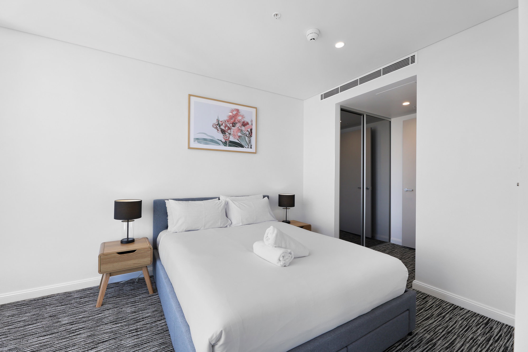 Furnished 1 Bedroom Apartment in Surfers Paradise