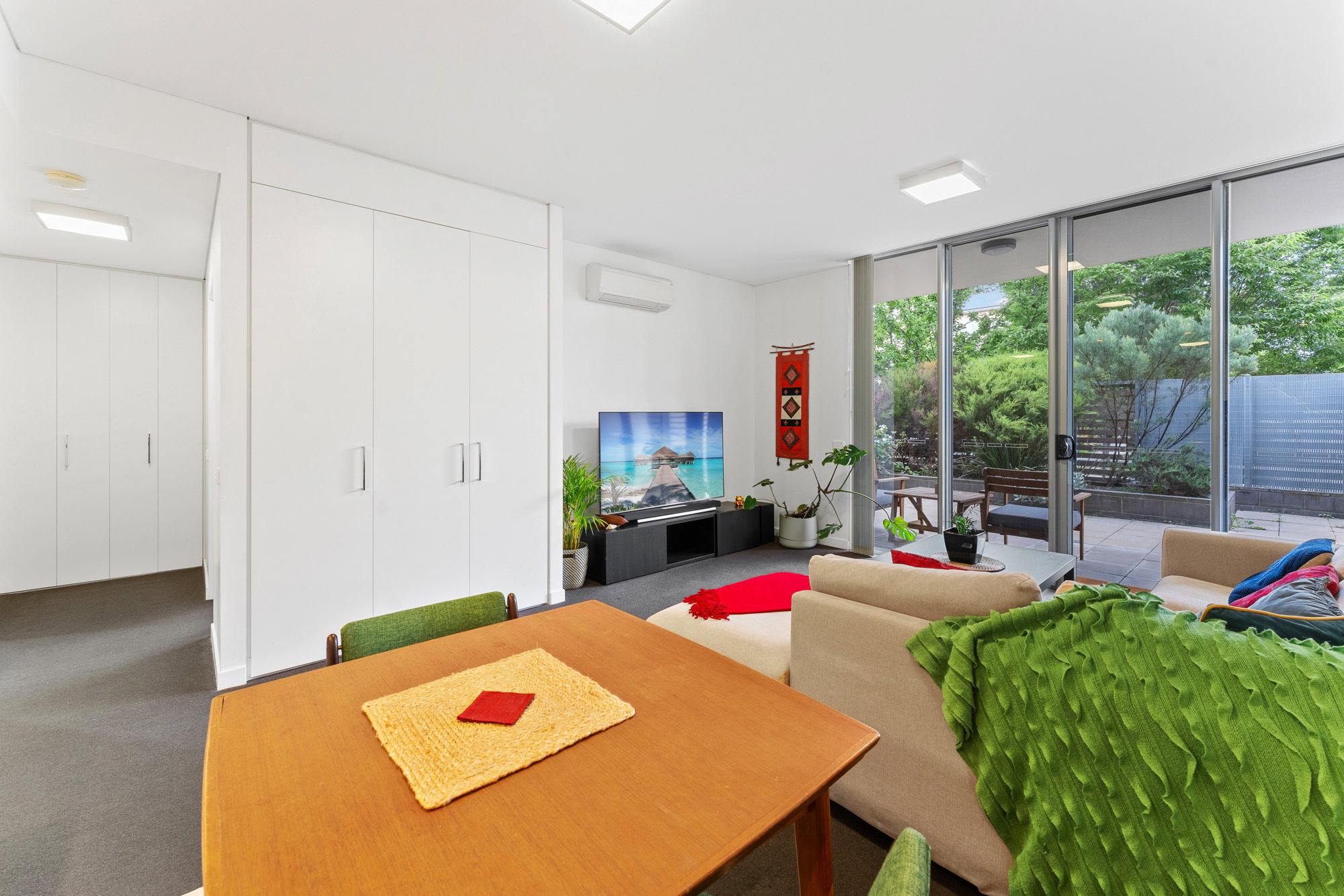 Furnished 1 Bedroom Apartment in Phillip