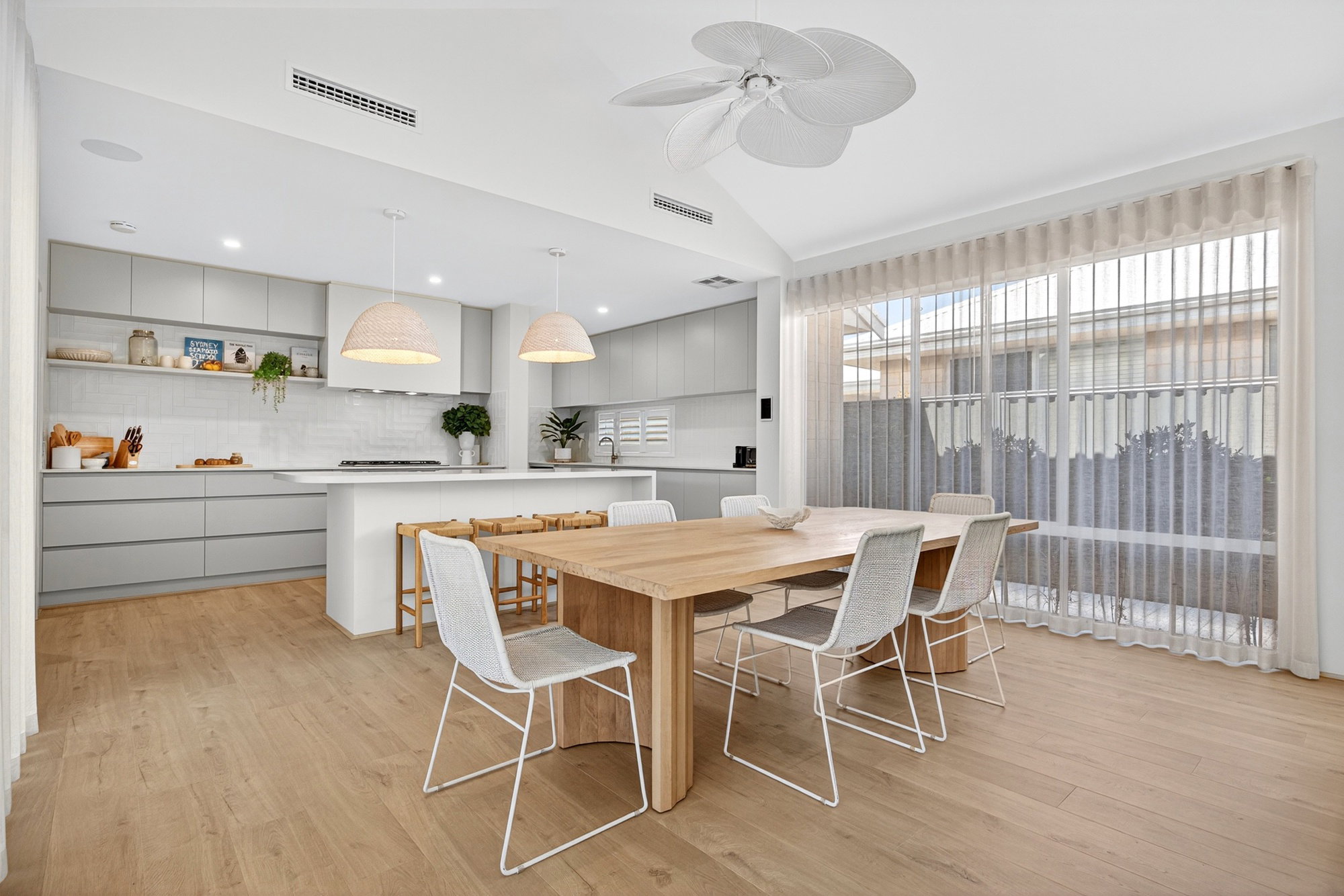 Furnished 4 Bedroom House in Madora Bay